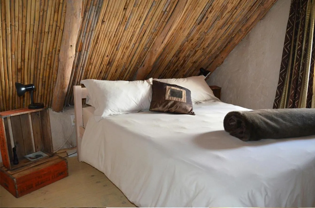 Bedroom, Bed in Die Hoenderhok and Die Plaashuisie