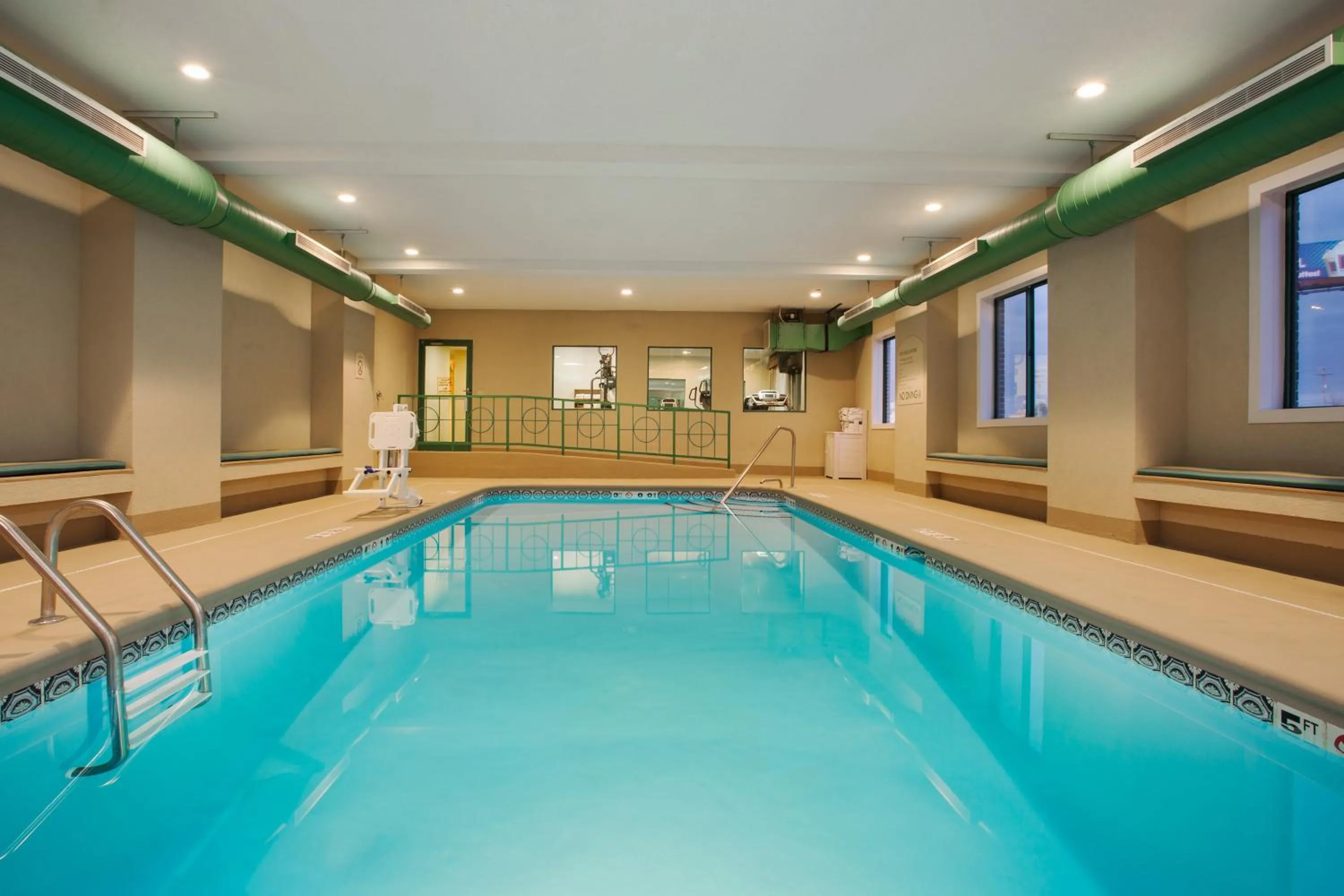 Swimming pool in Sleep Inn & Suites