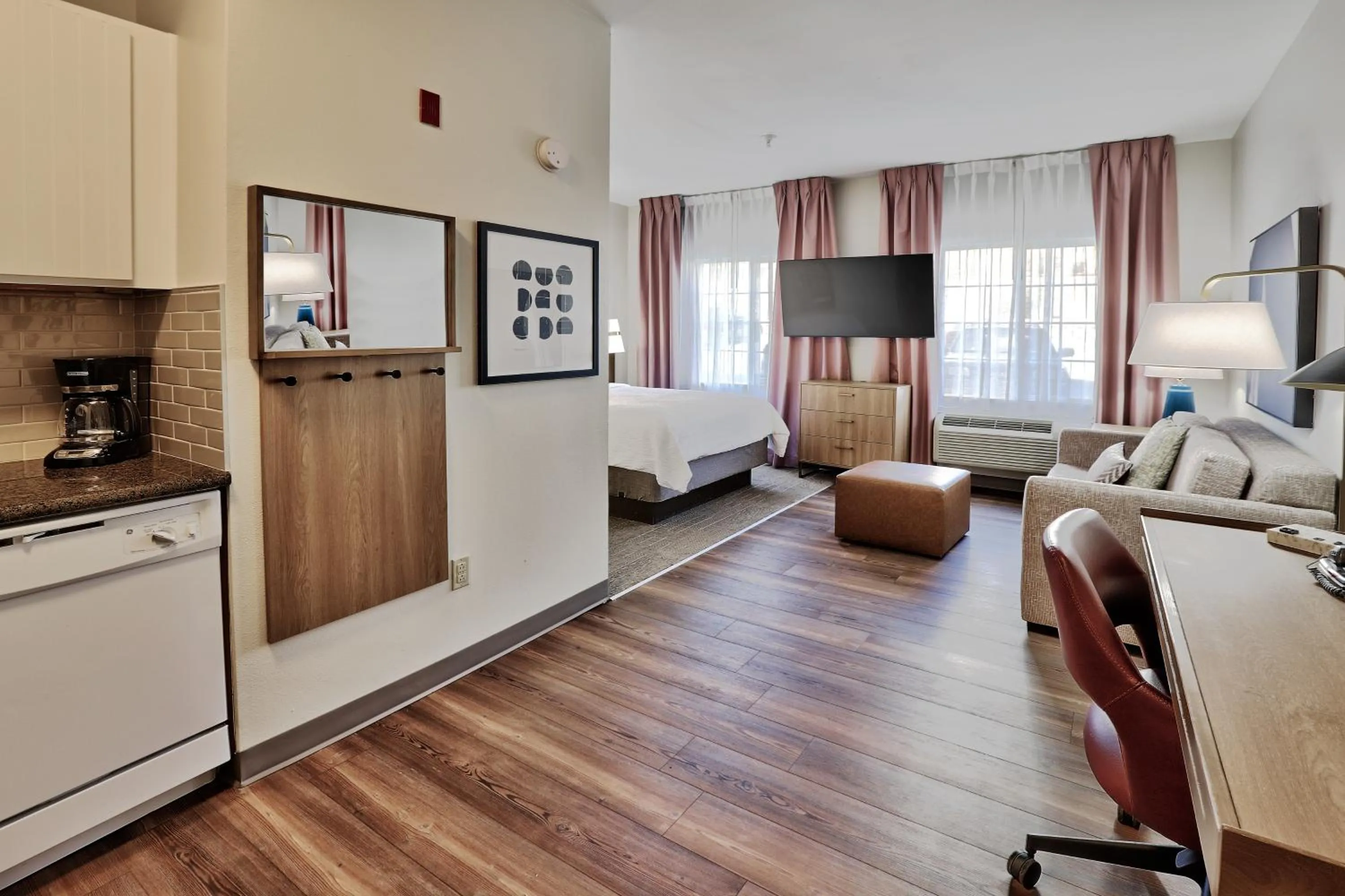 Staybridge Suites - Albuquerque Airport by IHG
