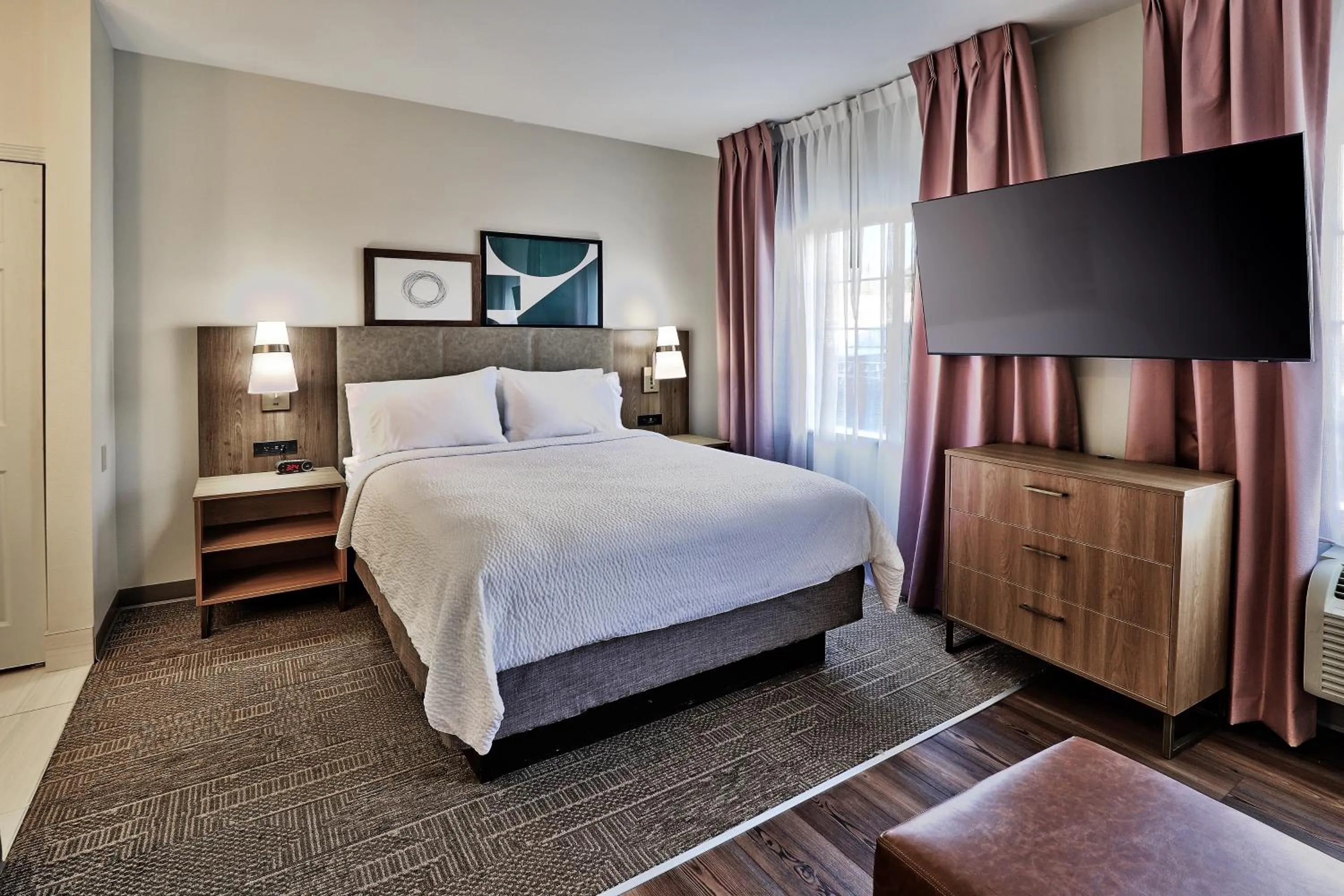 Bed in Staybridge Suites - Albuquerque Airport by IHG