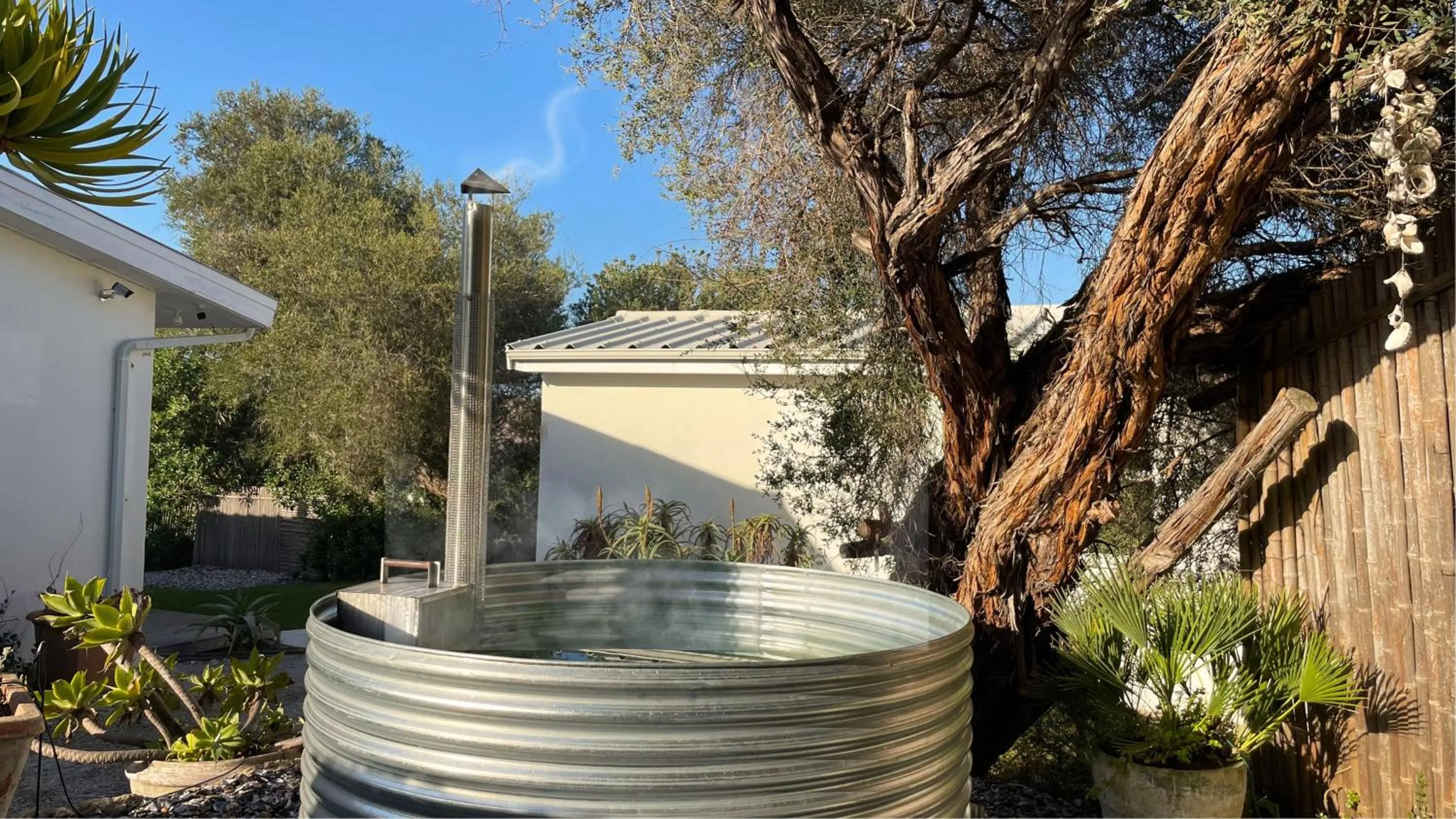 Pashasha Beach House and Hot Tub