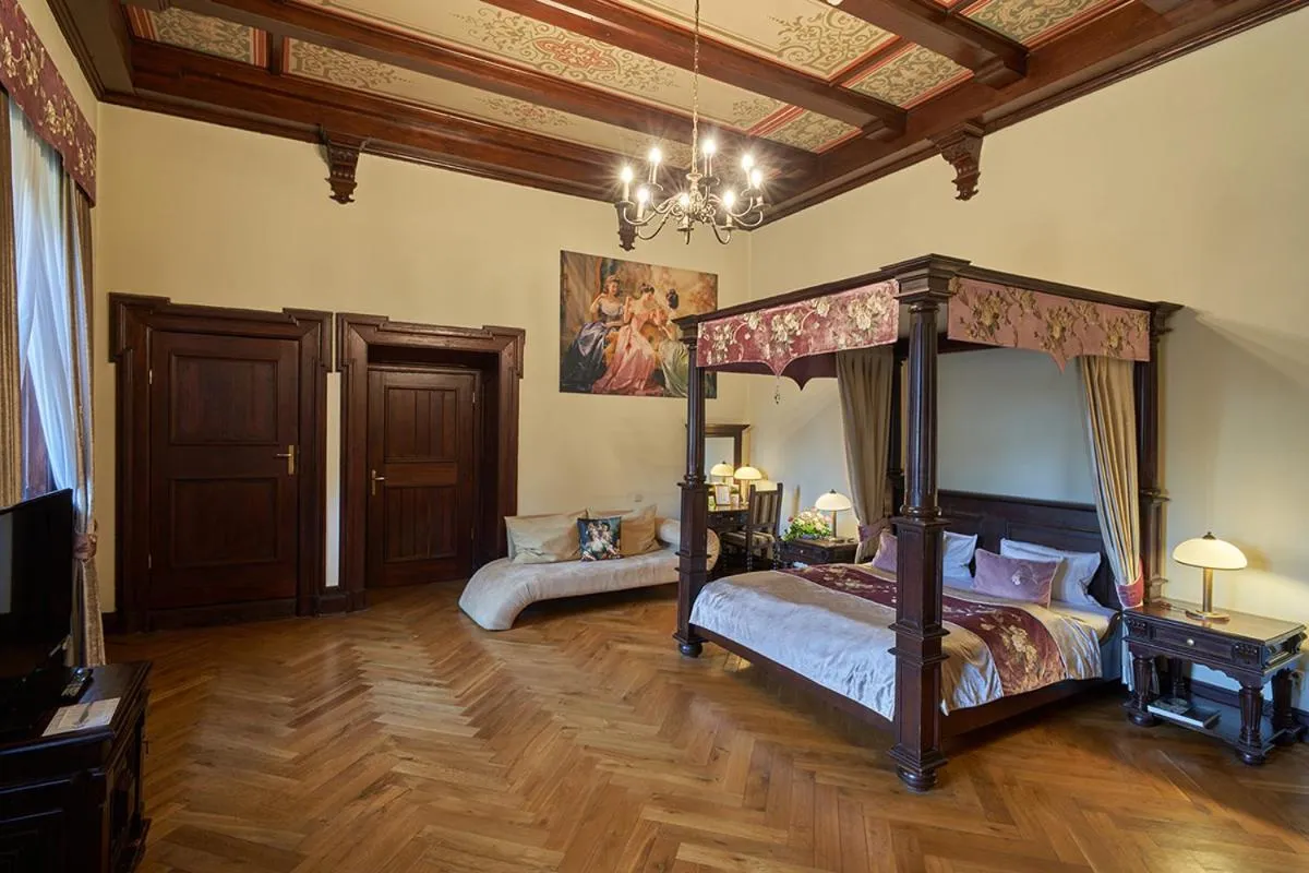 Bed in Zamek Kliczków