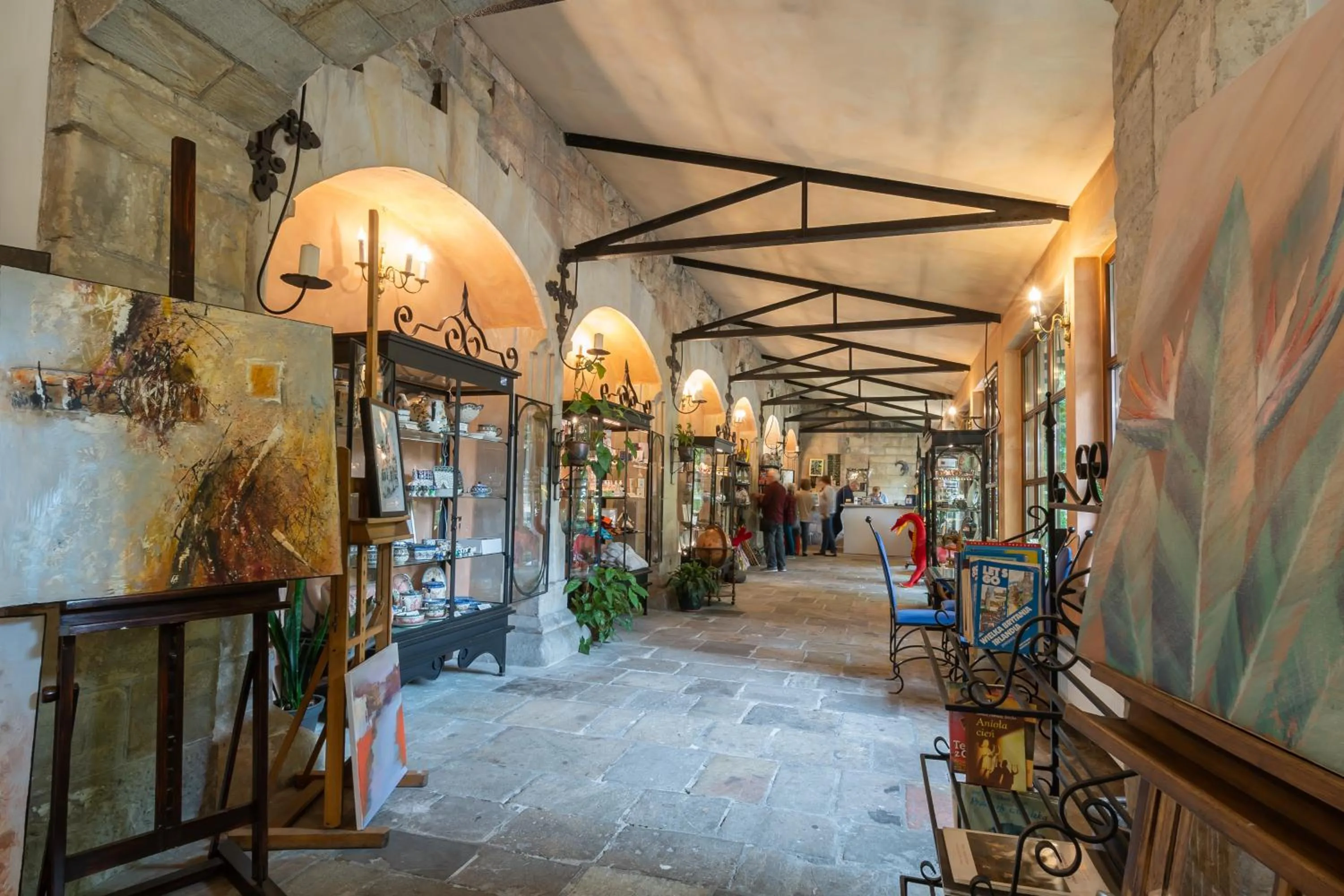 Property building in Zamek Kliczków