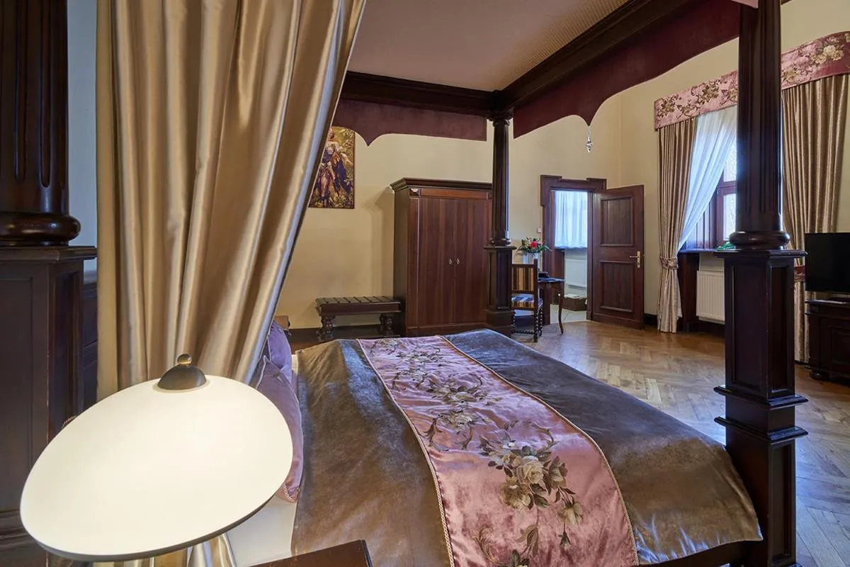 Bed in Zamek Kliczków