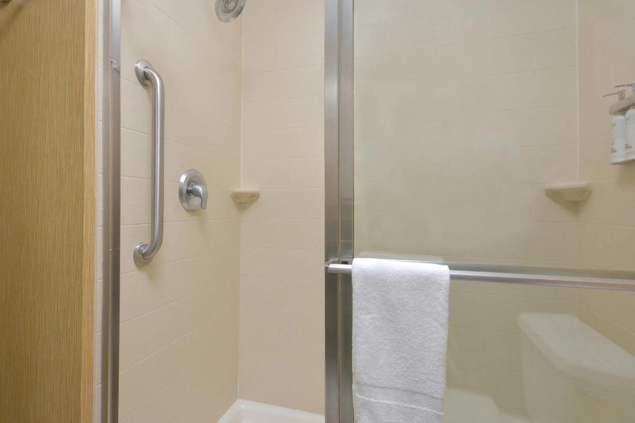 Photo of the whole room in Holiday Inn Express Hotel & Suites Clemson - University Area by IHG