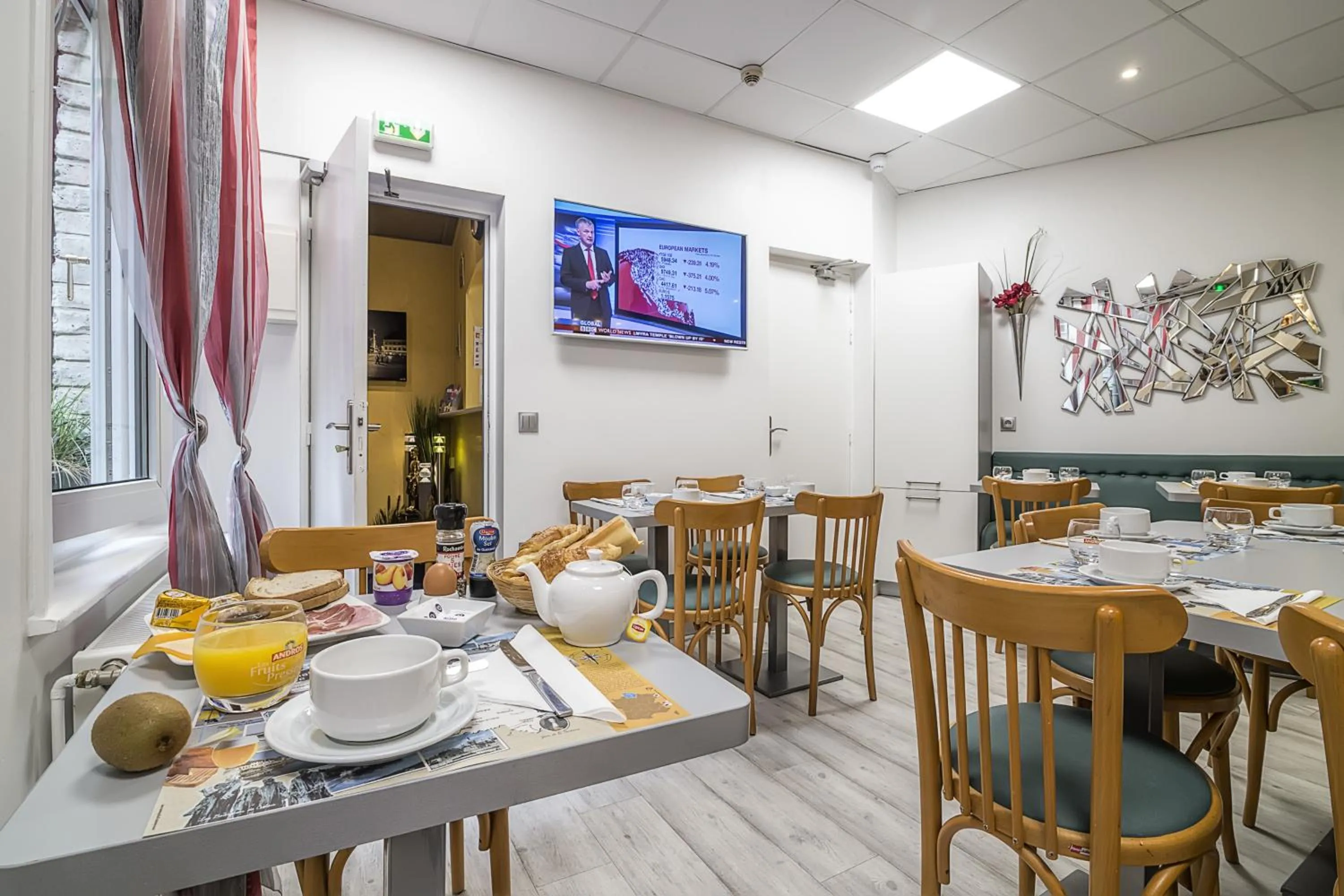 Breakfast in Hotel Du Moulin d'Or