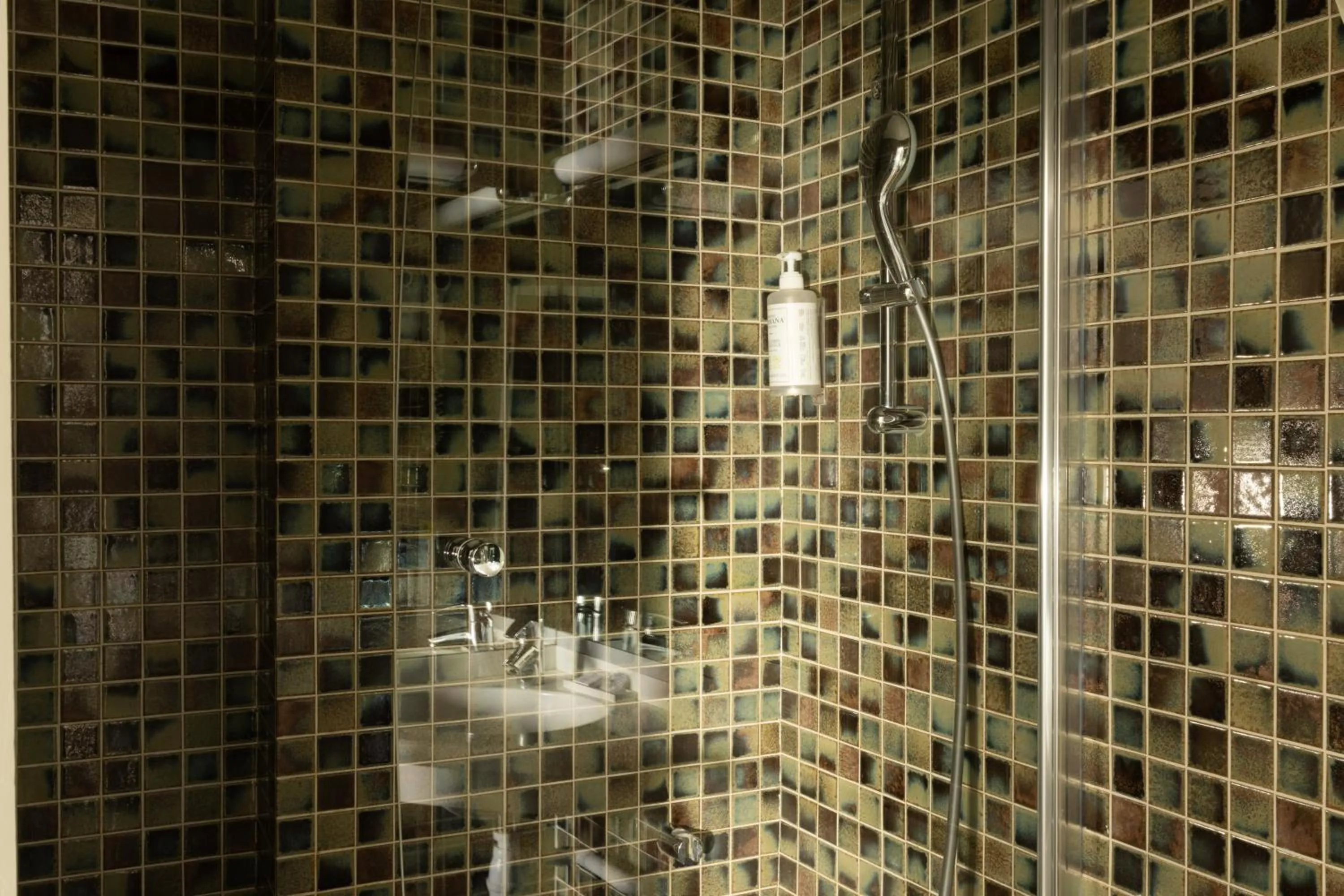 Bathroom in Hotel Clément