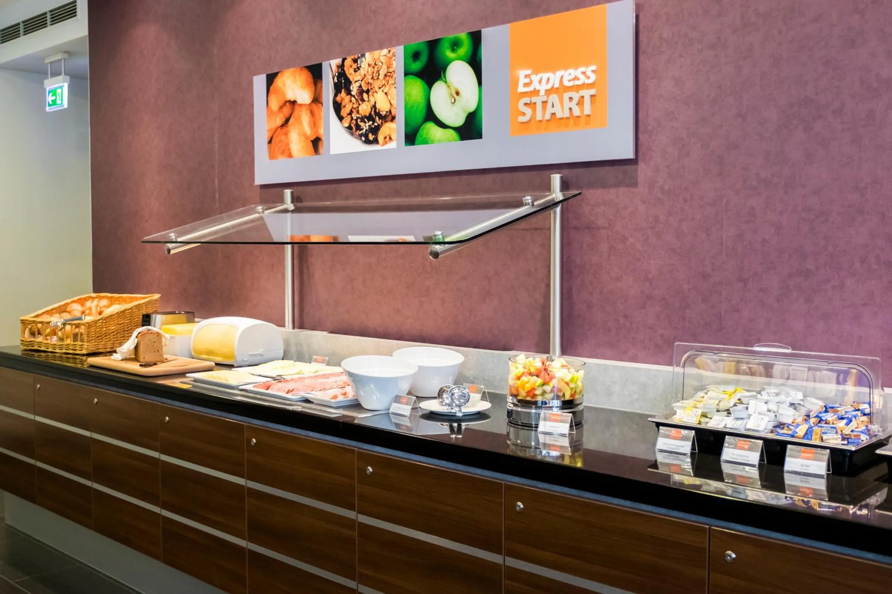 Breakfast in Holiday Inn Express Gütersloh by IHG