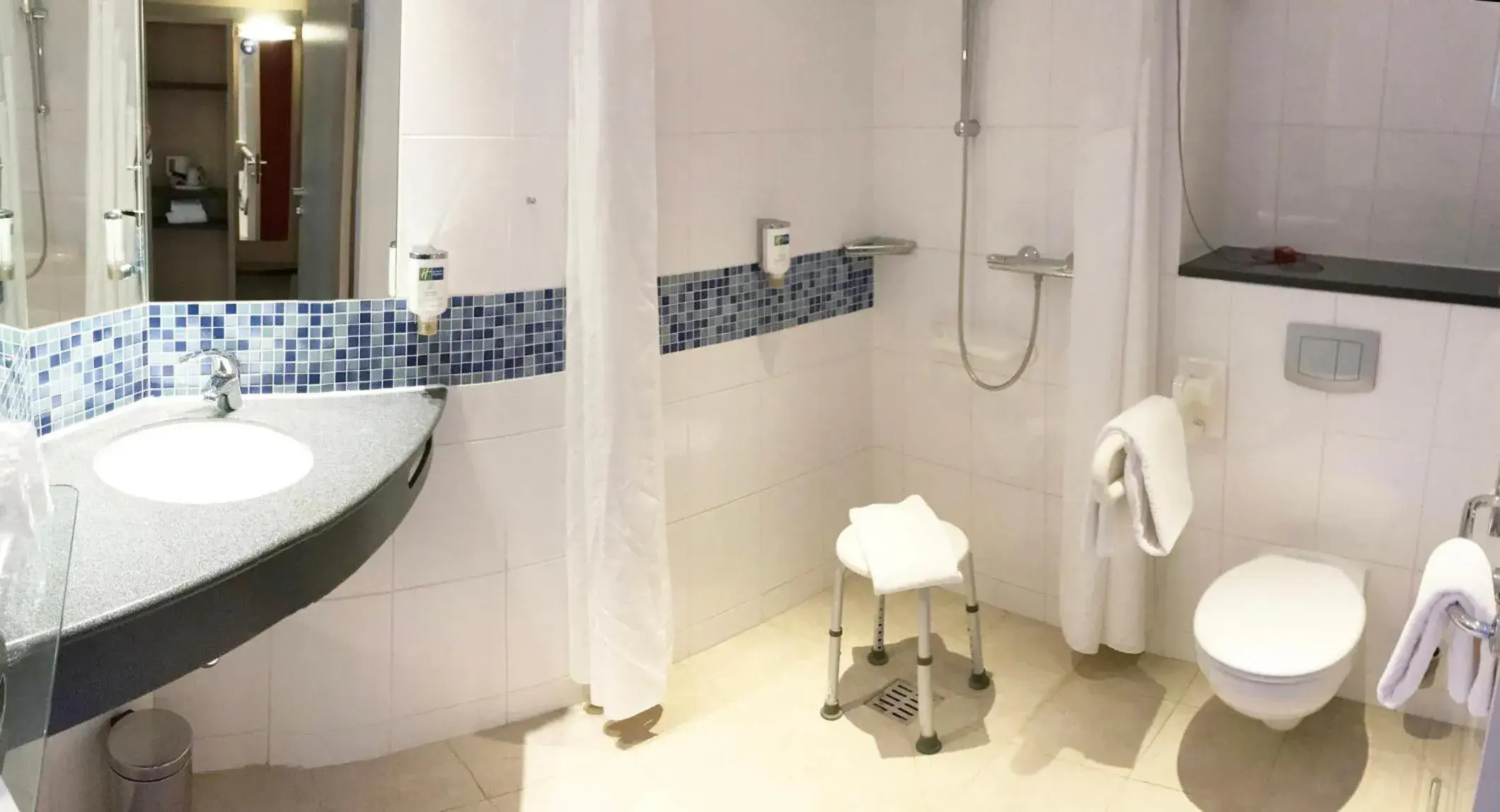 Photo of the whole room in Holiday Inn Express Gütersloh by IHG Photo of the whole room in Holiday Inn Express Gütersloh by IHG