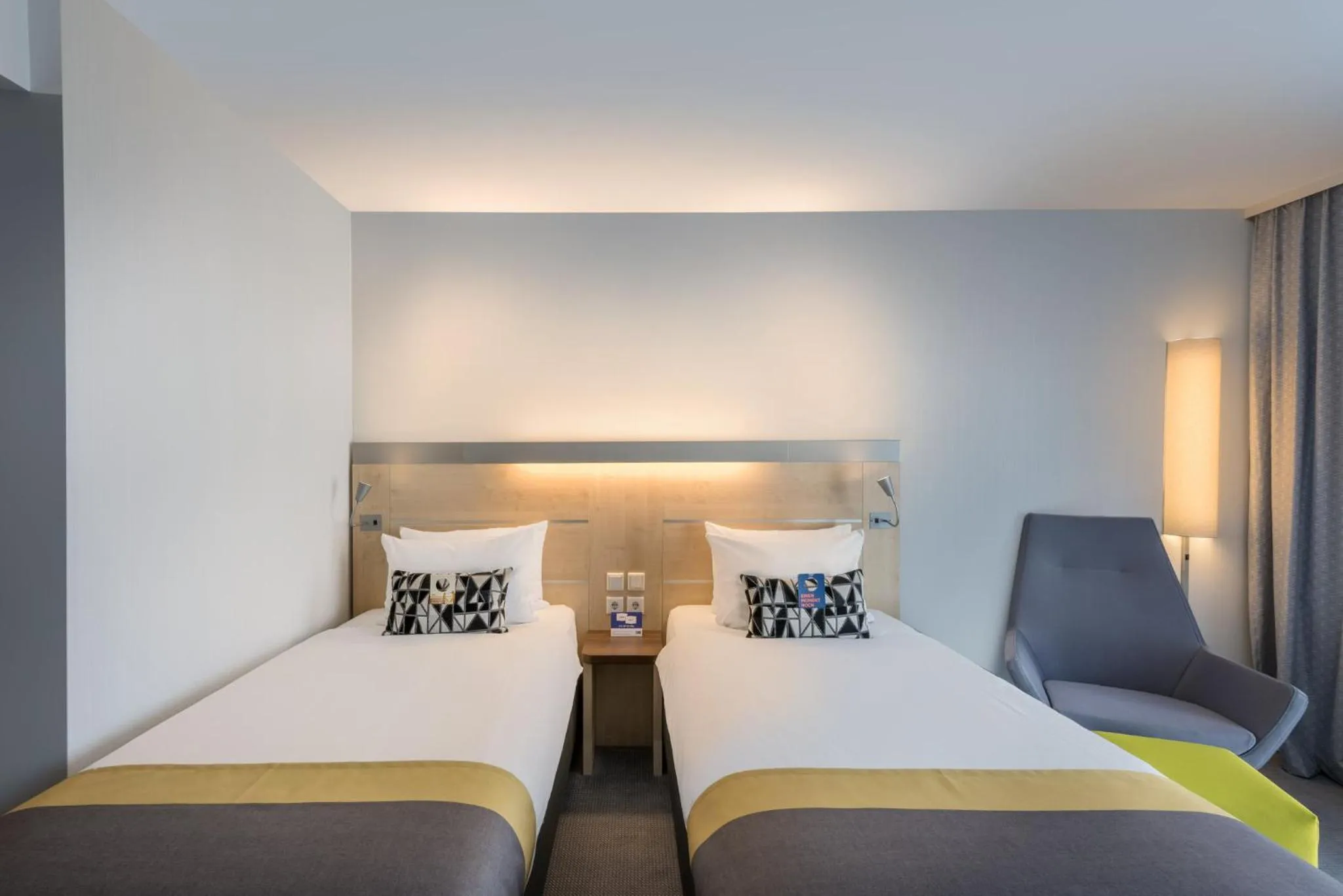 Photo of the whole room, Bed in Holiday Inn Express Gütersloh by IHG