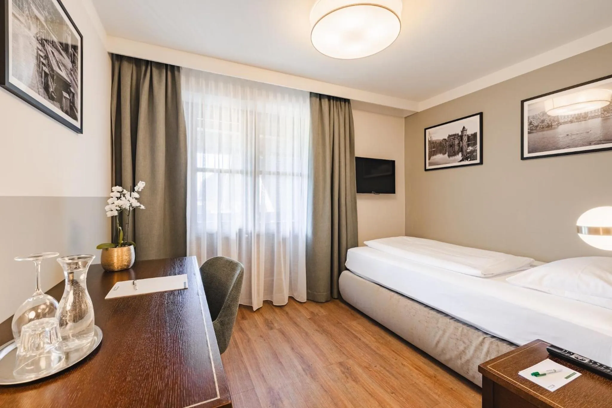 Photo of the whole room, Bed in Hotel Friesacher`s Aniferhof