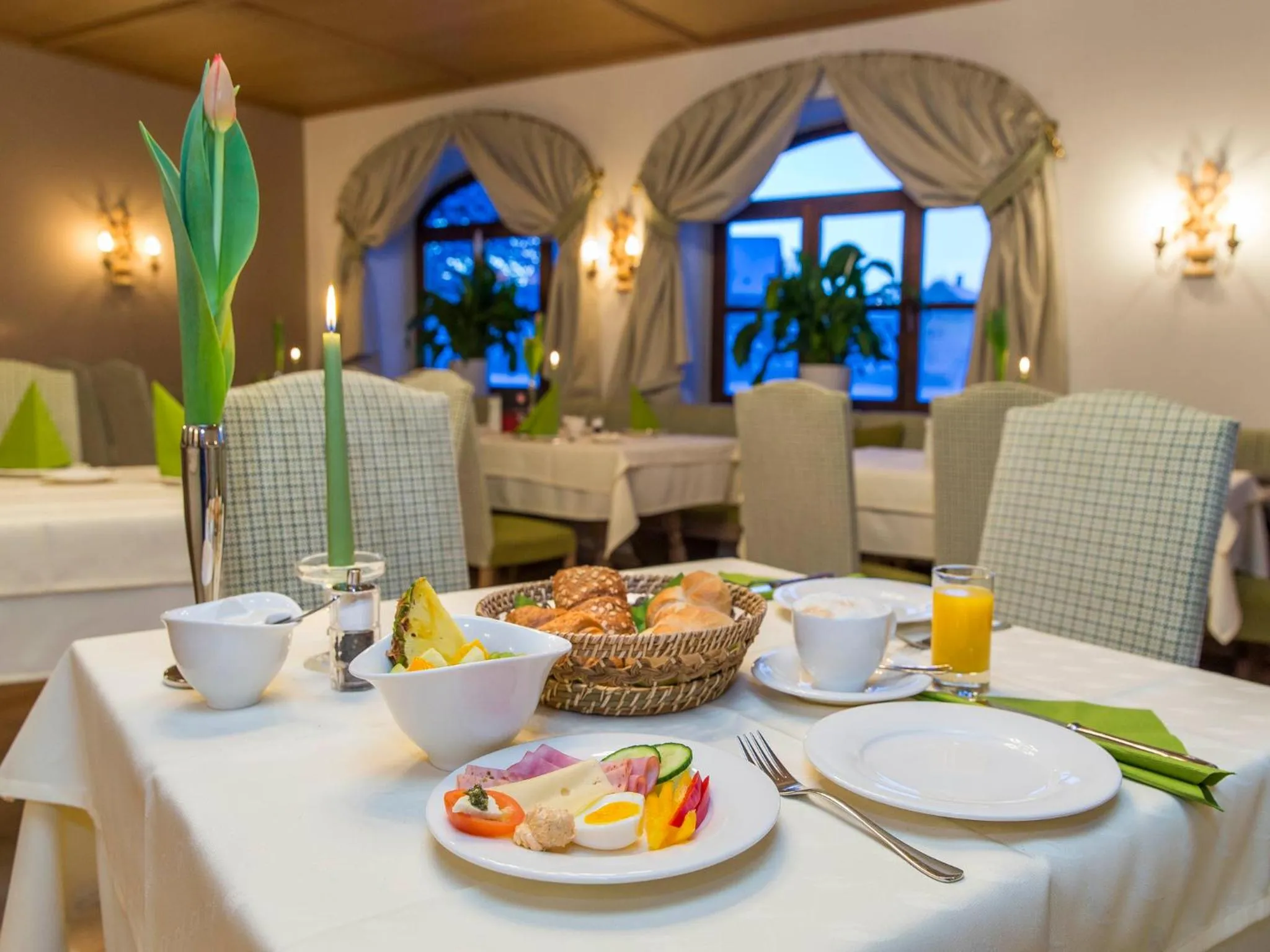 Continental breakfast in Hotel Friesacher`s Aniferhof