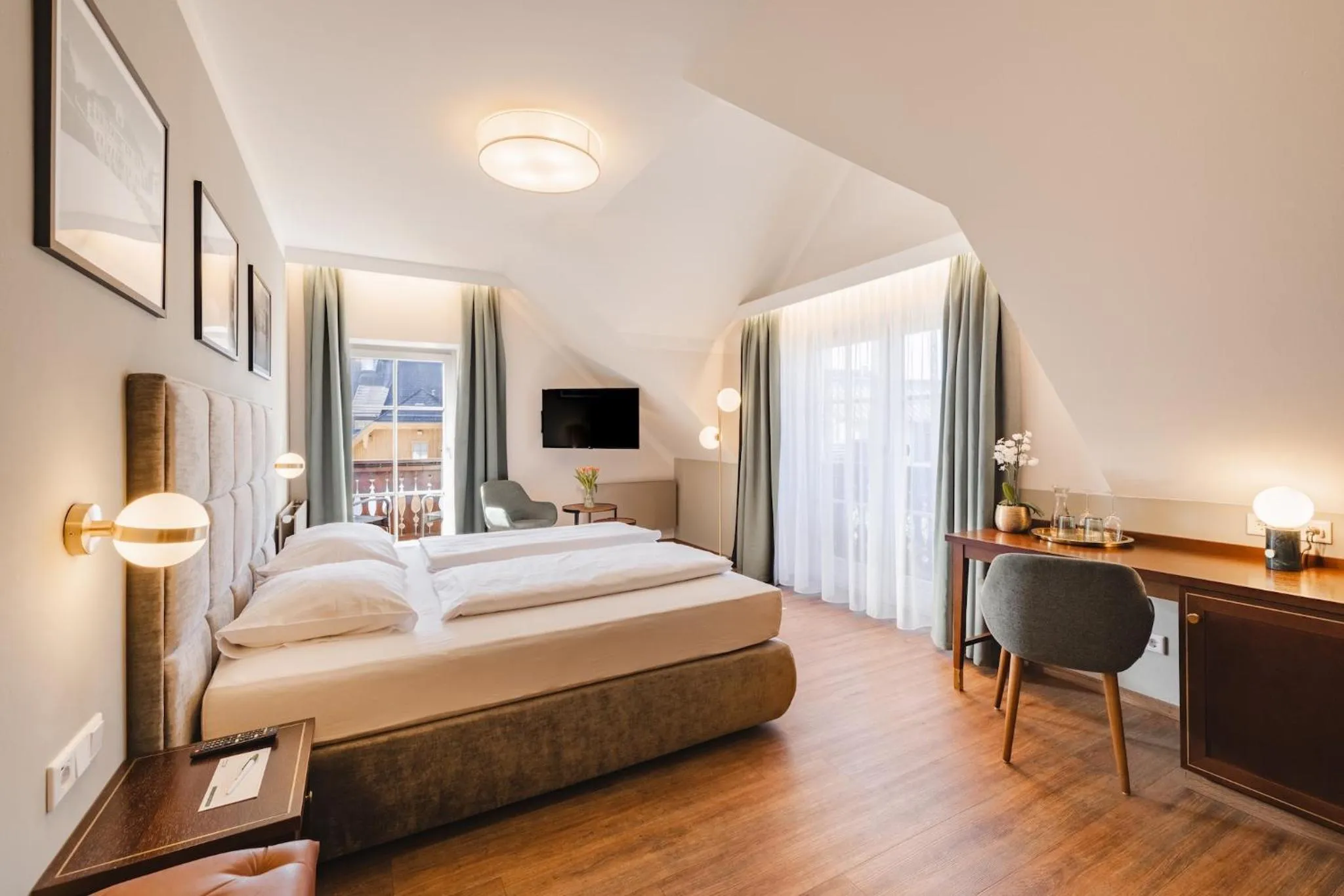 Photo of the whole room, Bed in Hotel Friesacher`s Aniferhof