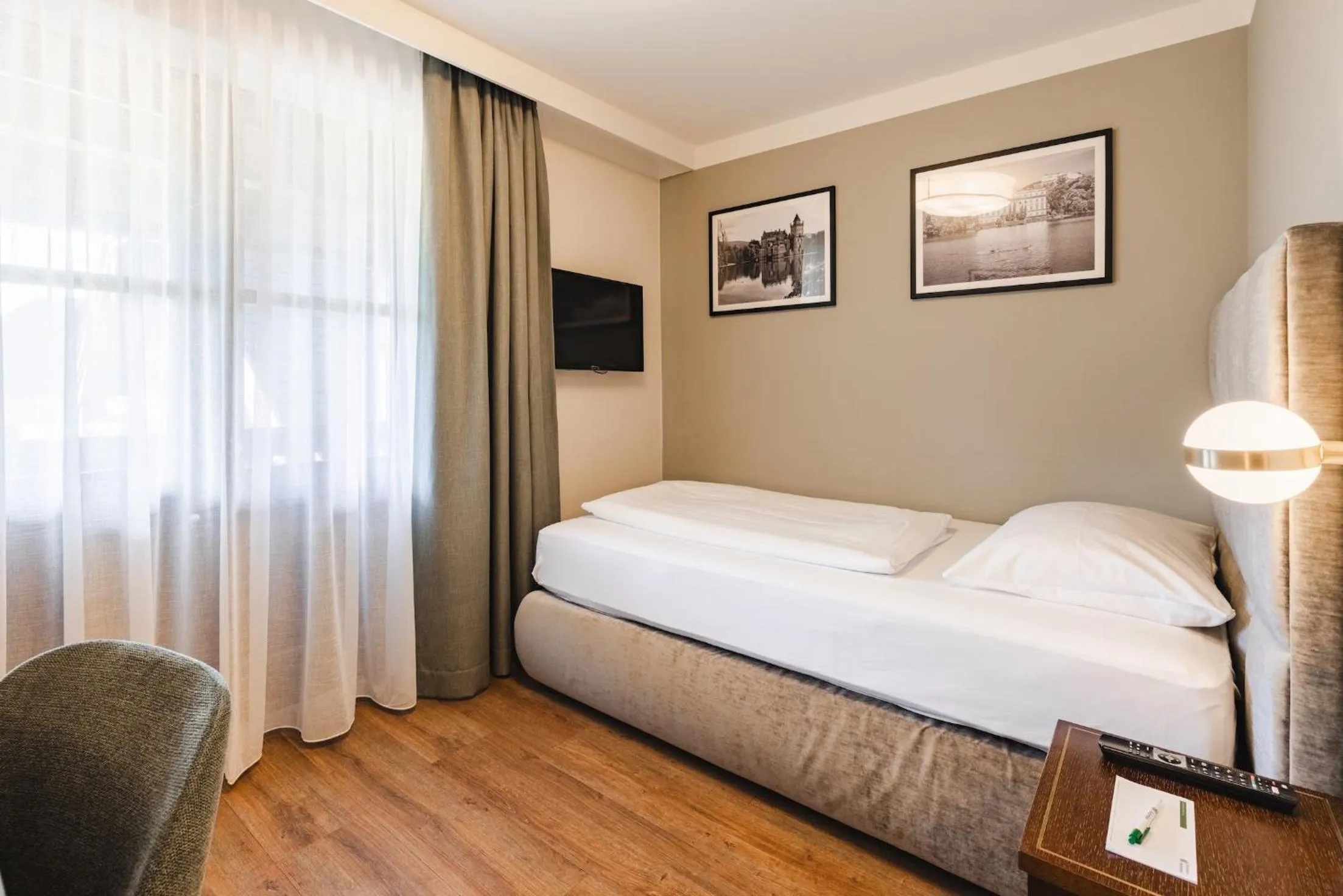 Photo of the whole room, Bed in Hotel Friesacher`s Aniferhof