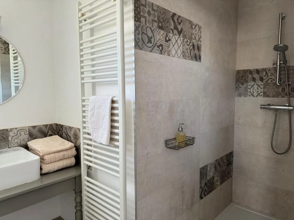 Property building in Qui Dort d'Isnes