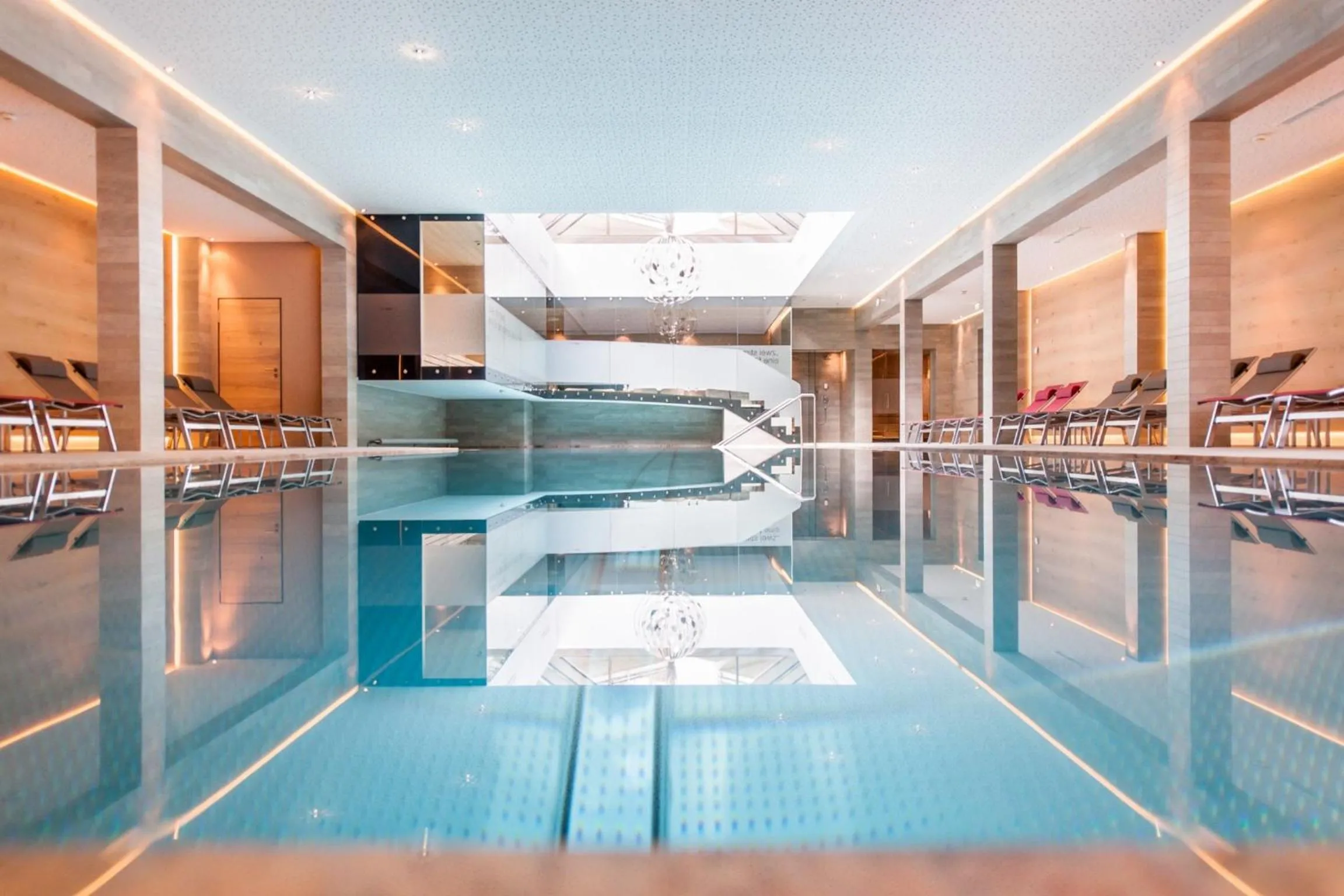 Swimming pool in Hotel Tyrolerhof