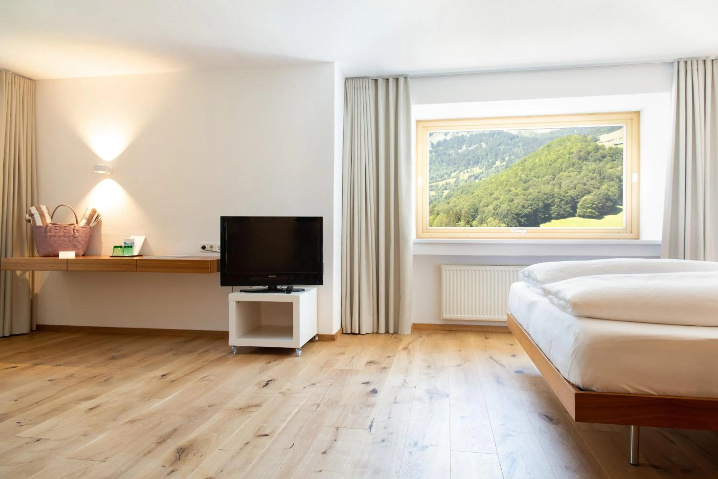 Bedroom, Bed in Hotel Krone in Au