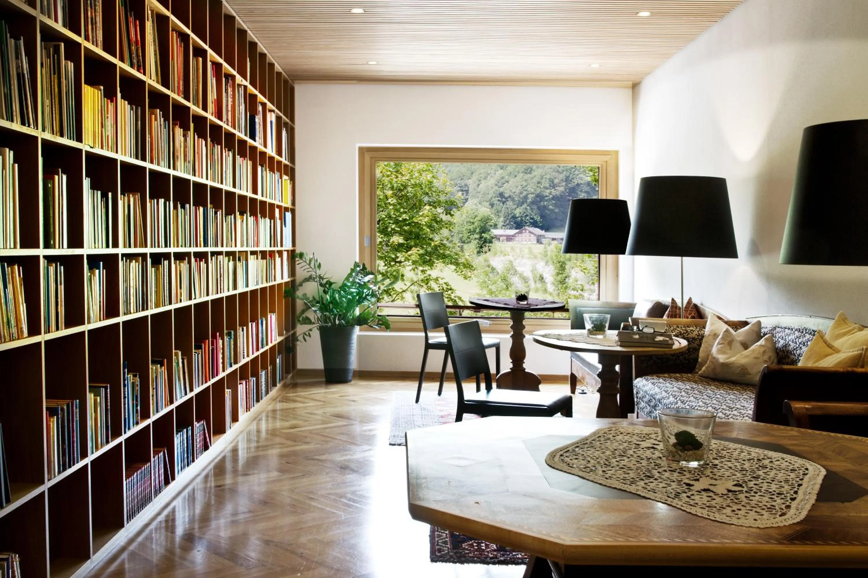 Library in Hotel Krone in Au