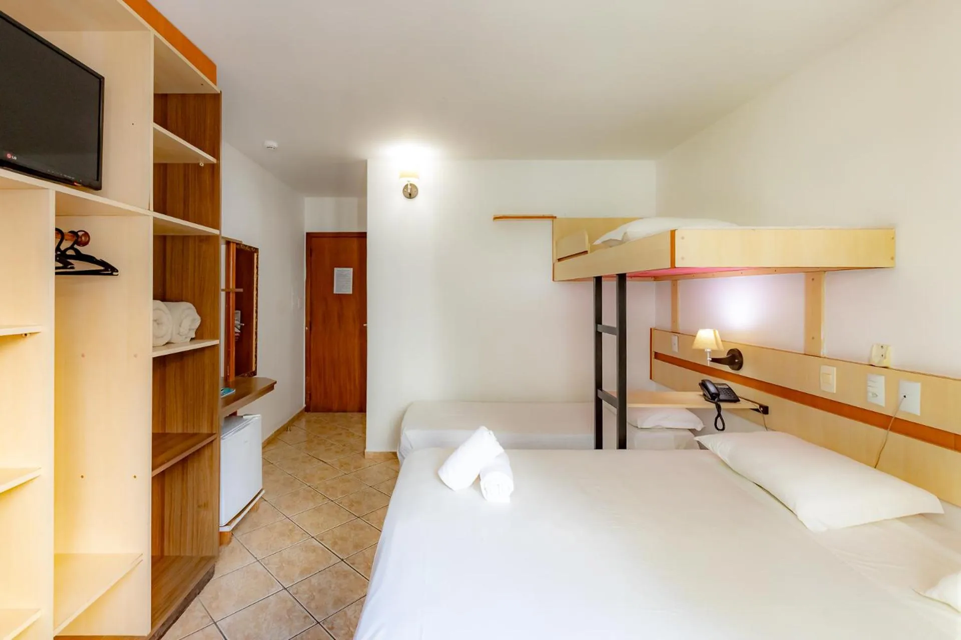 Photo of the whole room, Bed in Mar Hotel