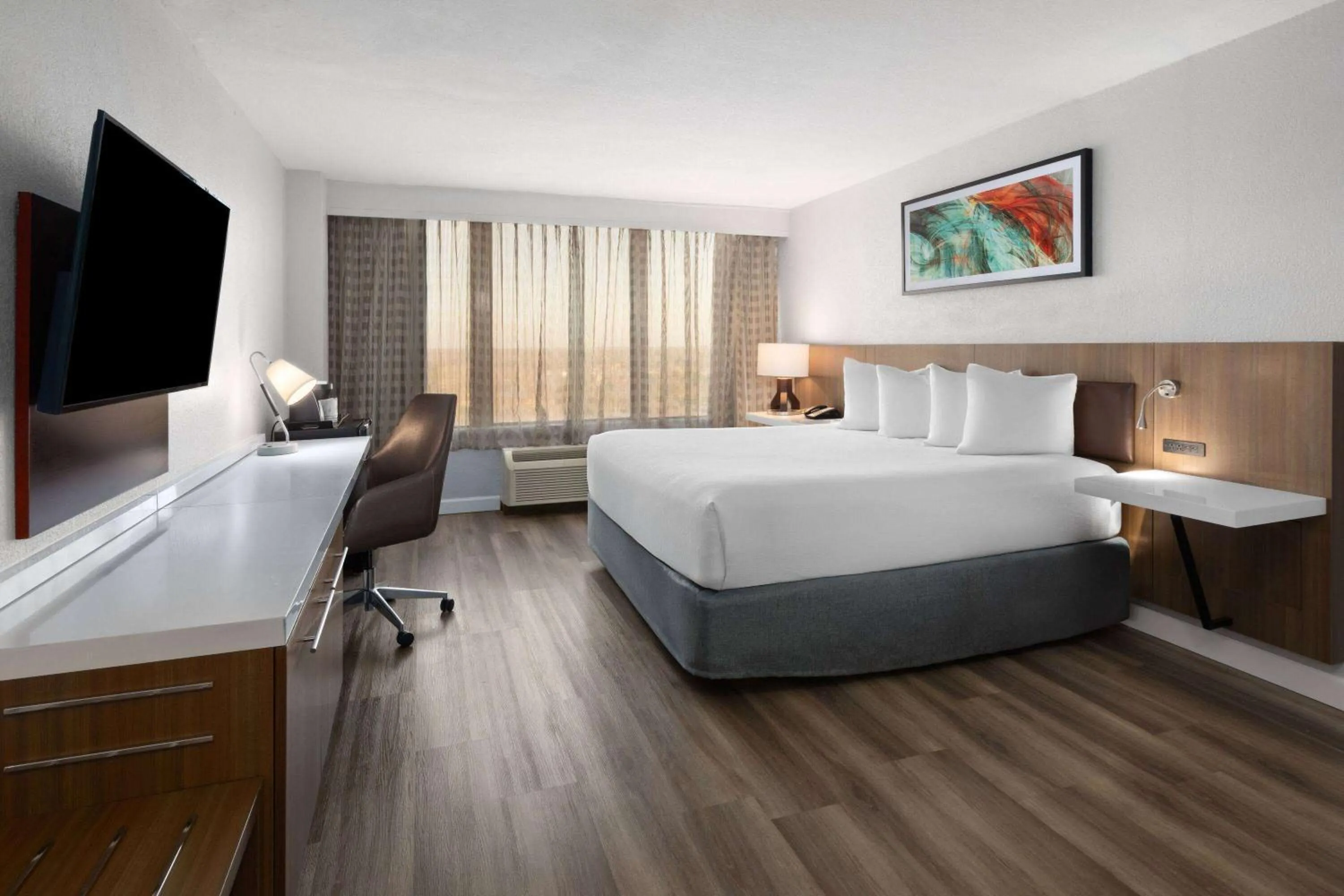 Photo of the whole room, Bed in Wyndham Garden Norfolk Downtown