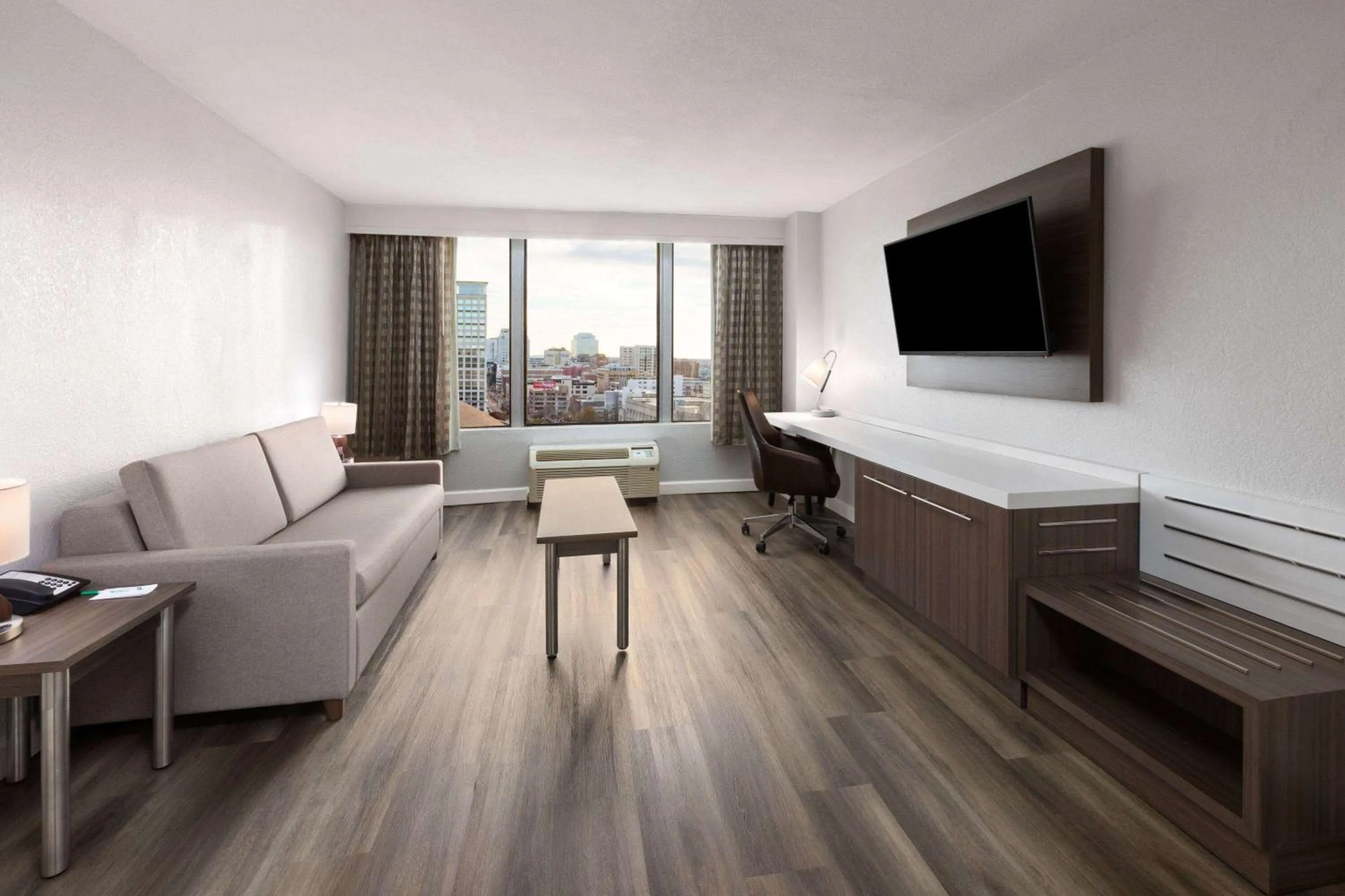 Photo of the whole room in Wyndham Garden Norfolk Downtown