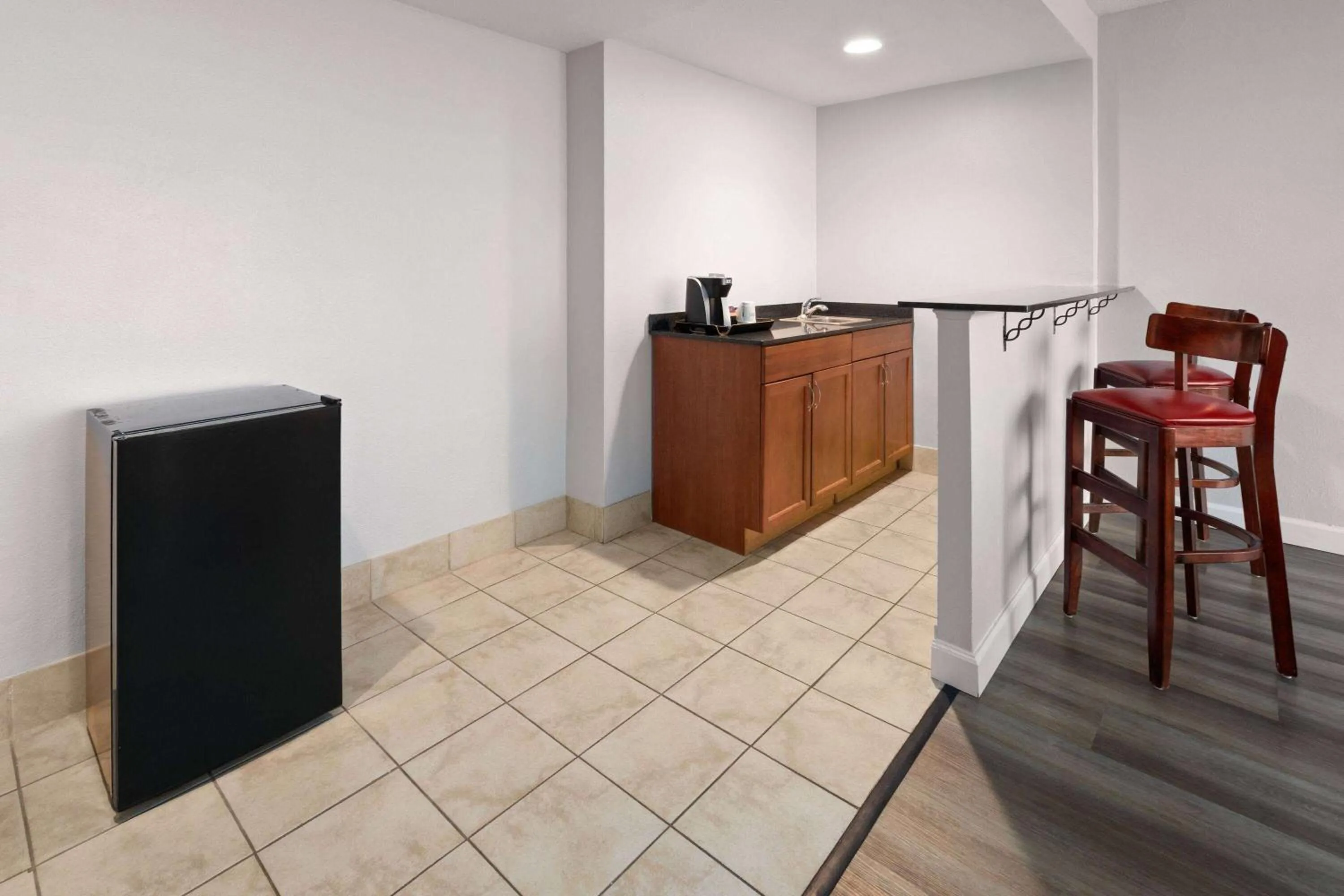 Photo of the whole room in Wyndham Garden Norfolk Downtown