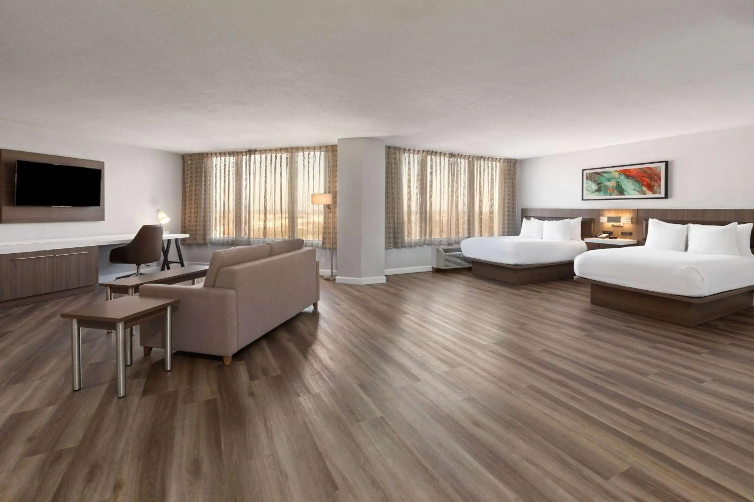 Photo of the whole room, Bed in Wyndham Garden Norfolk Downtown Photo of the whole room, Bed in Wyndham Garden Norfolk Downtown