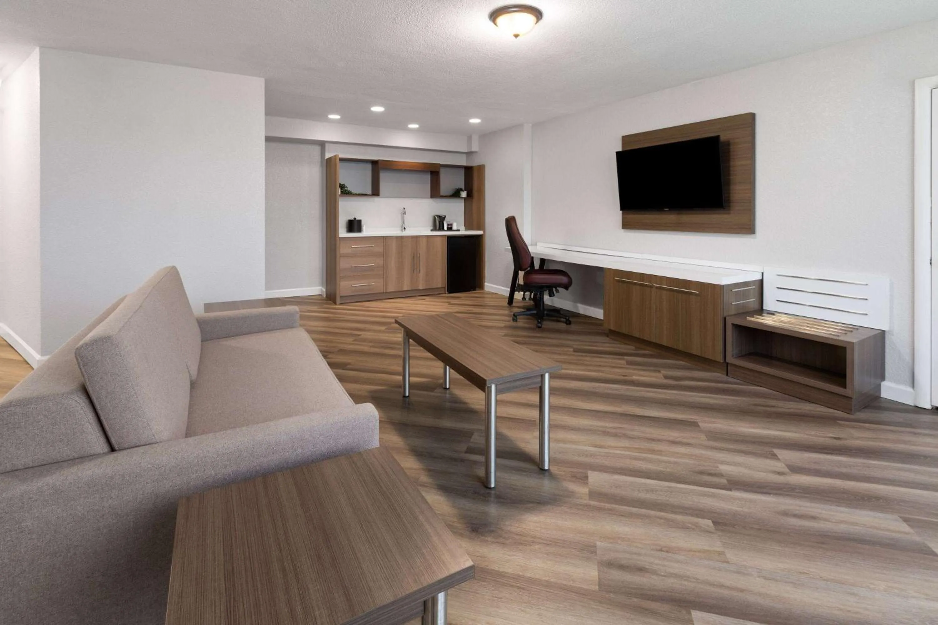 Photo of the whole room in Wyndham Garden Norfolk Downtown