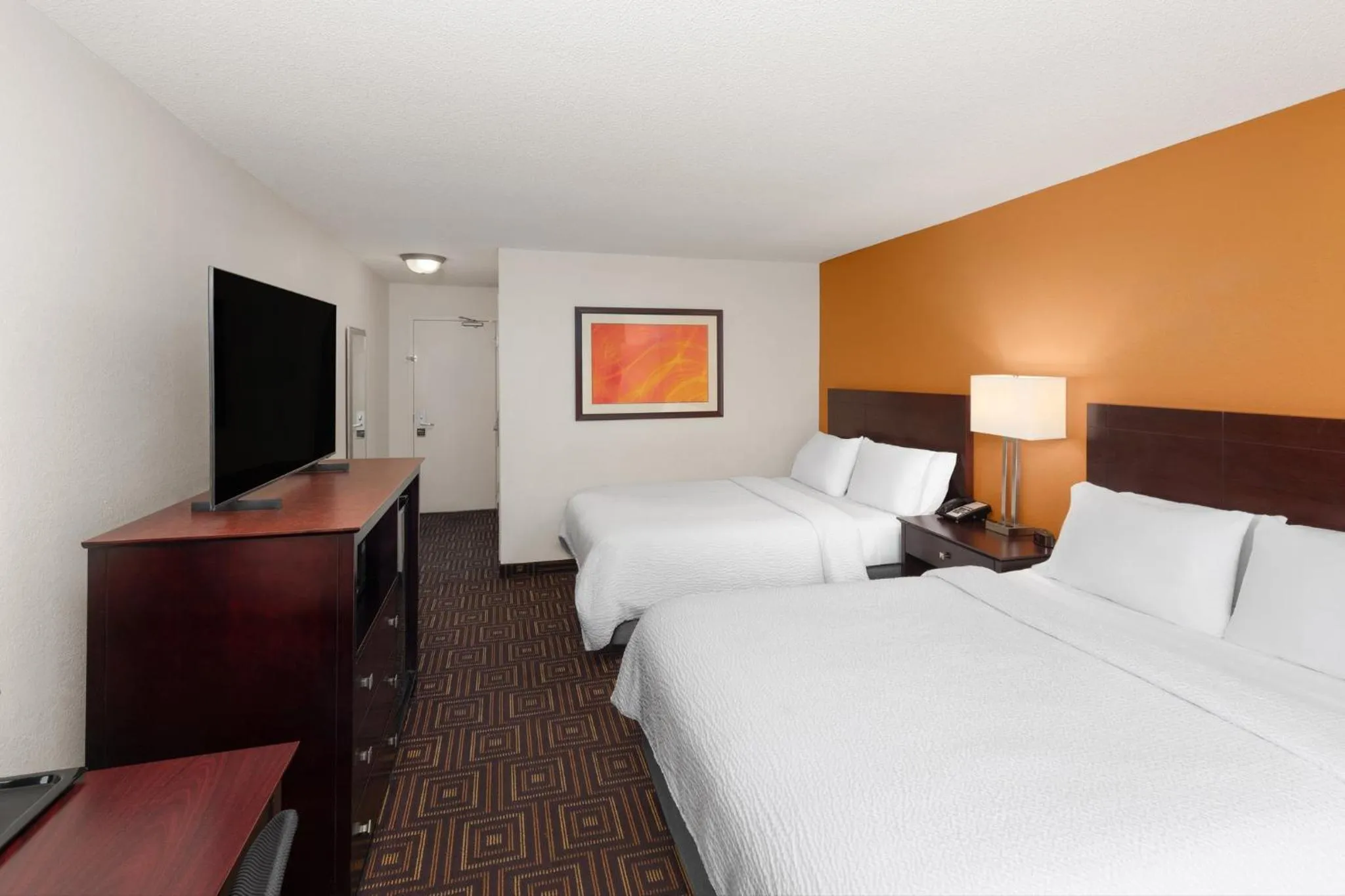Photo of the whole room, Bed in Holiday Inn Knoxville West - Cedar Bluff Rd by IHG