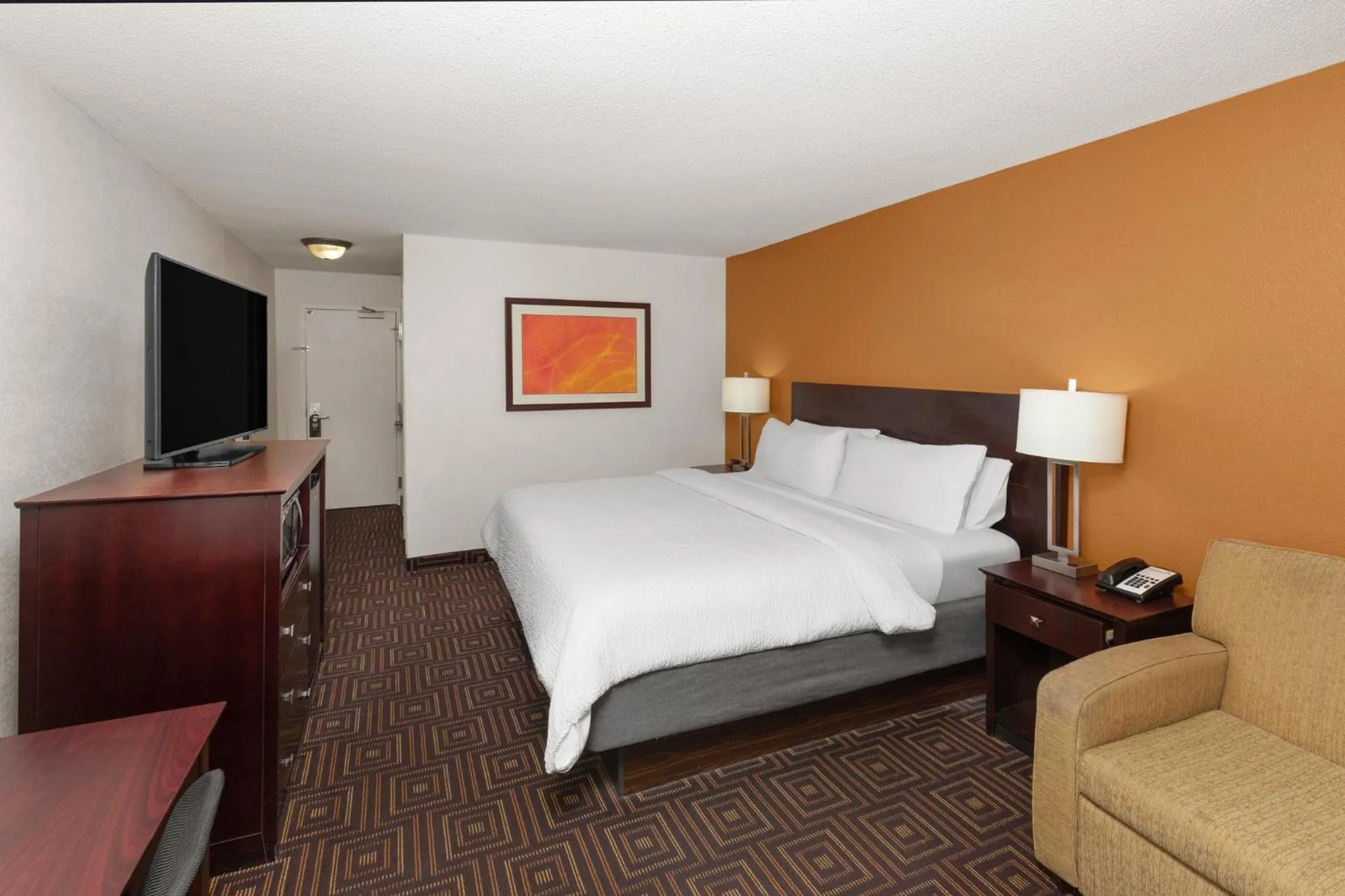 Photo of the whole room, Bed in Holiday Inn Knoxville West - Cedar Bluff Rd by IHG