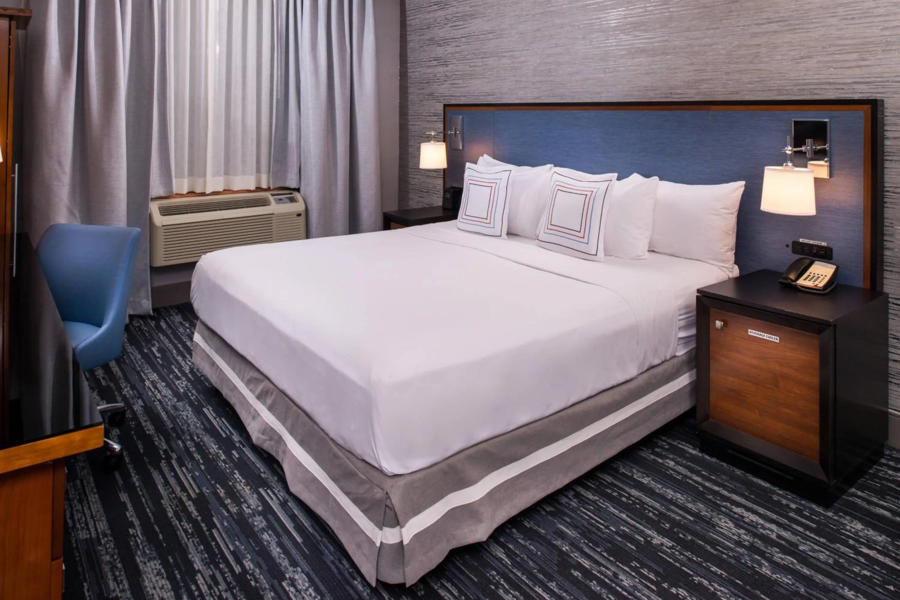 Photo of the whole room, Bed in Fairfield By Marriott New York Manhattan Times Square