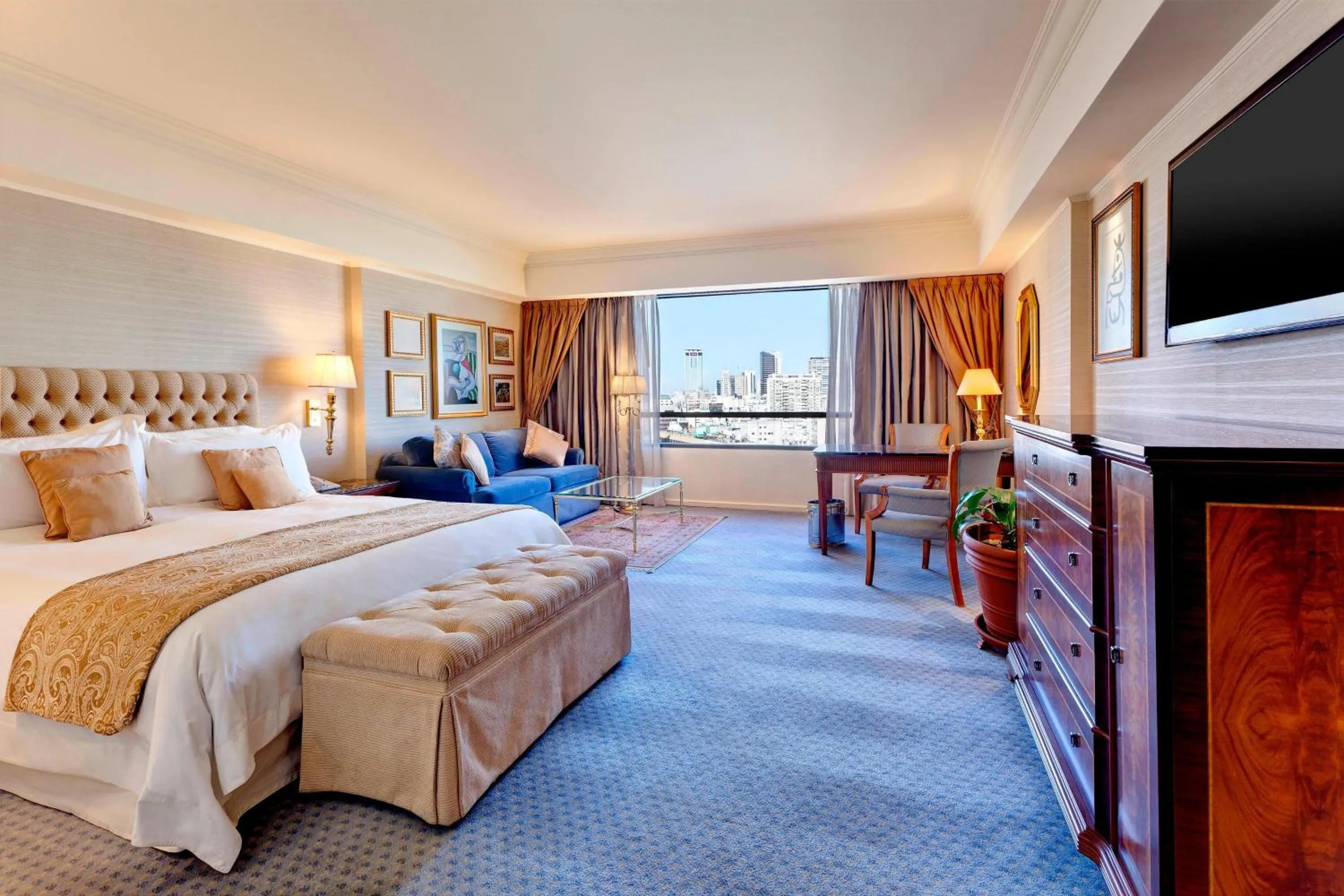 Photo of the whole room, Bed in Park Tower, A Luxury Collection Hotel, Buenos Aires