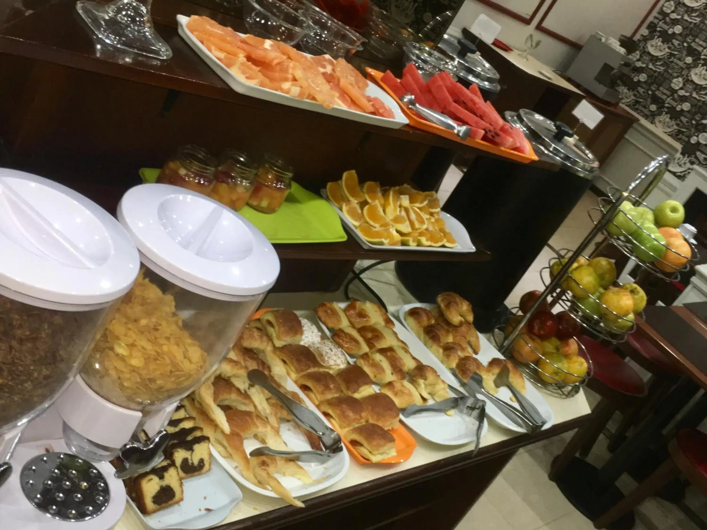 Breakfast in Hotel Waldorf Breakfast in Hotel Waldorf