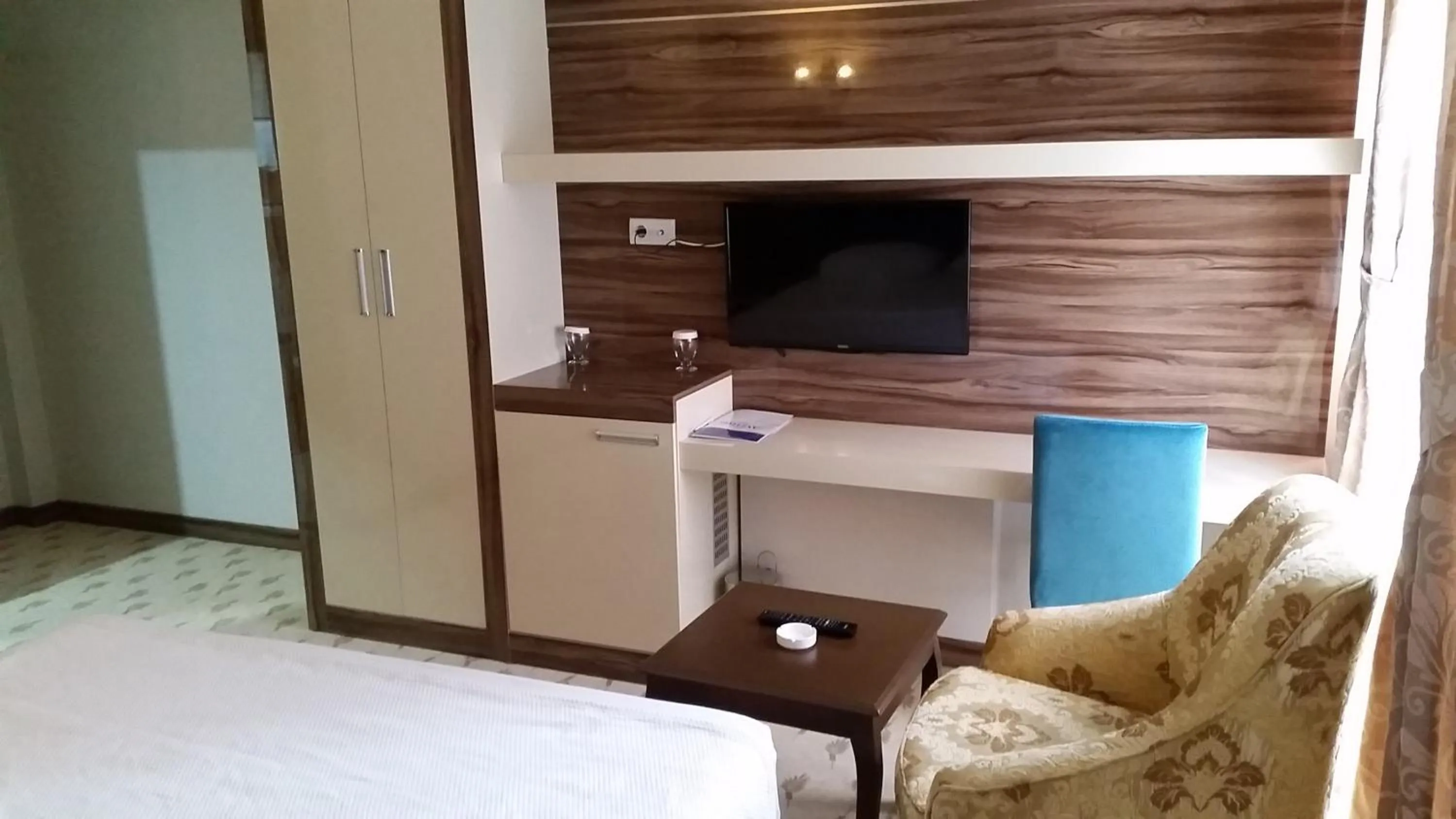 TV and multimedia, Bed in Elazig Gunay Hotel