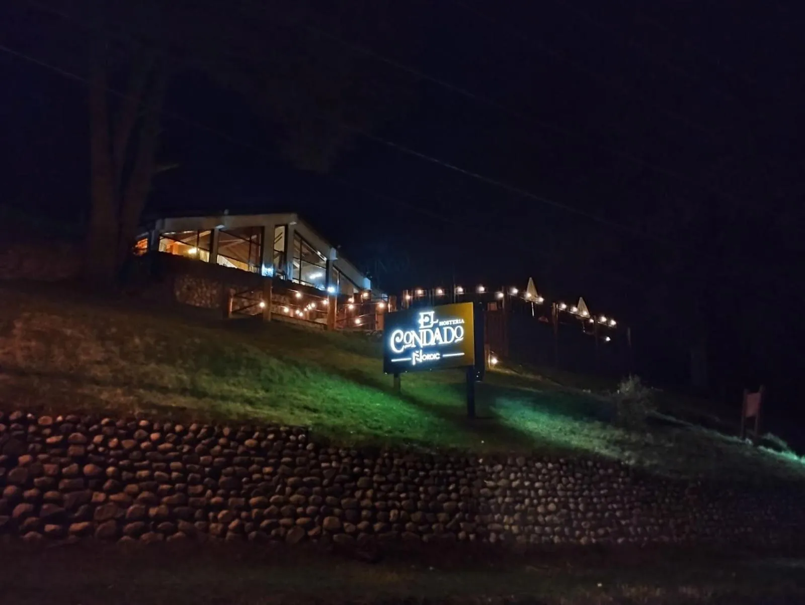 Night in Hosteria El Condado