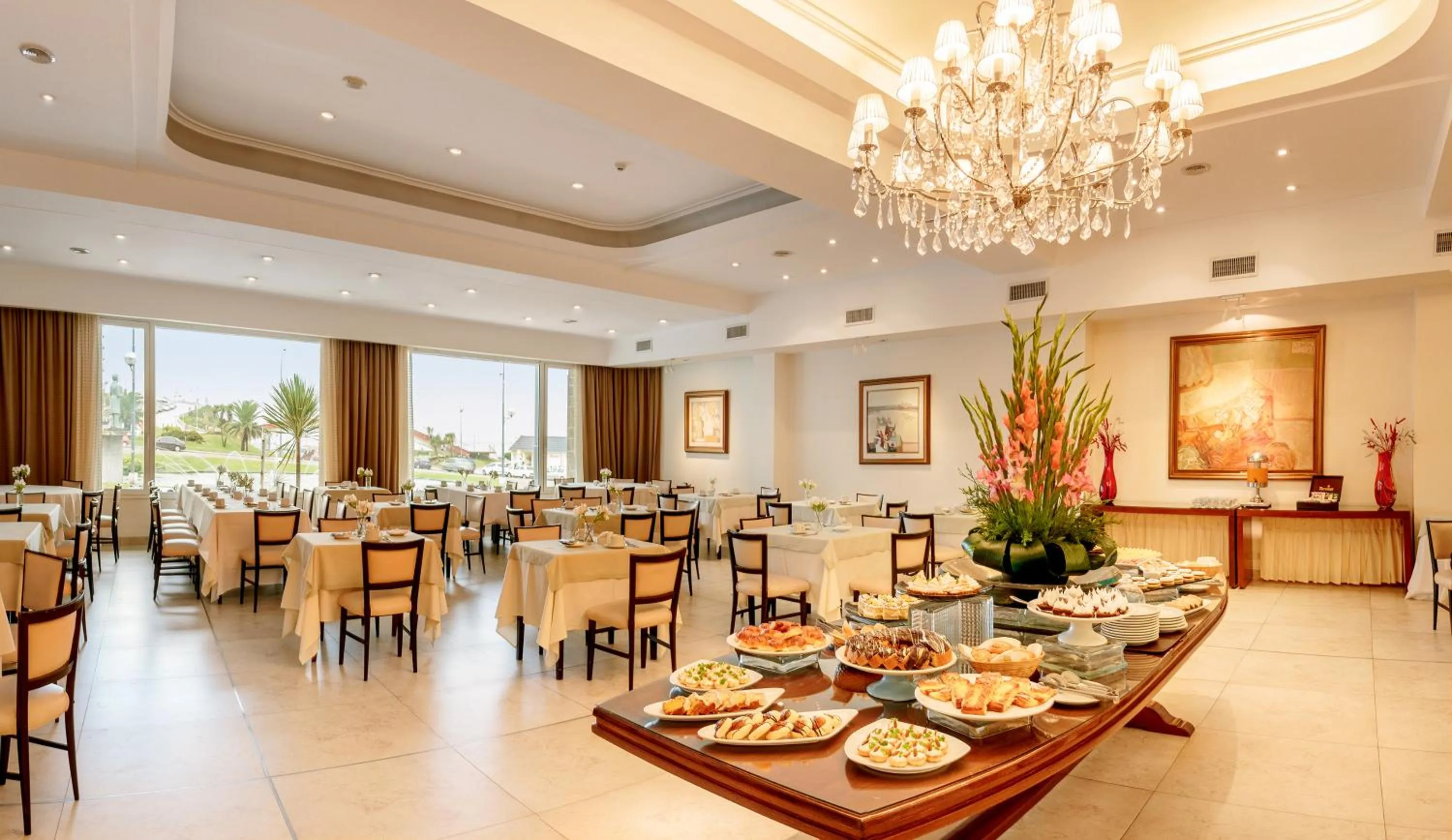 Coffee/tea facilities in Hotel Iruña