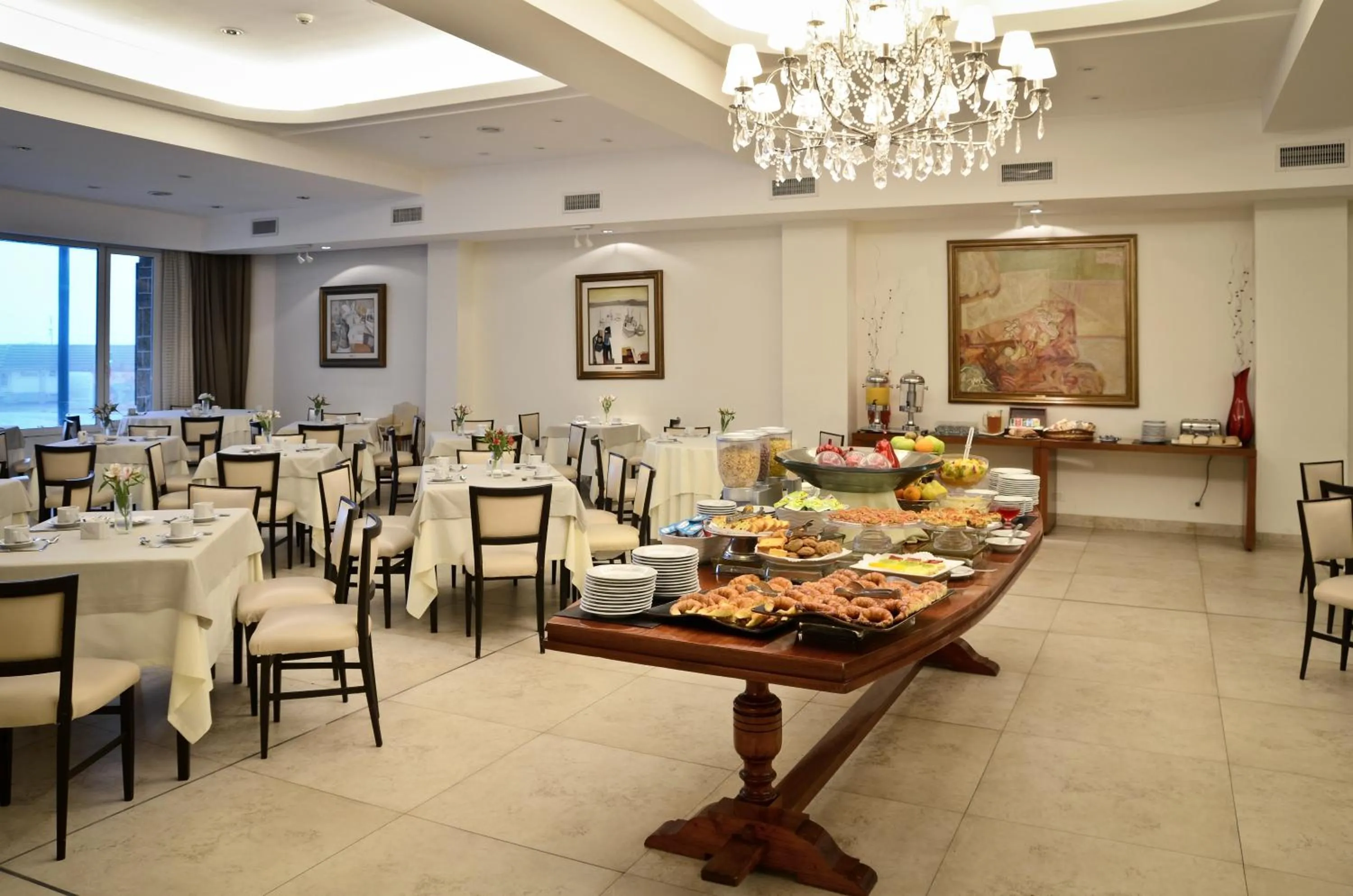 Restaurant/places to eat in Hotel Iruña