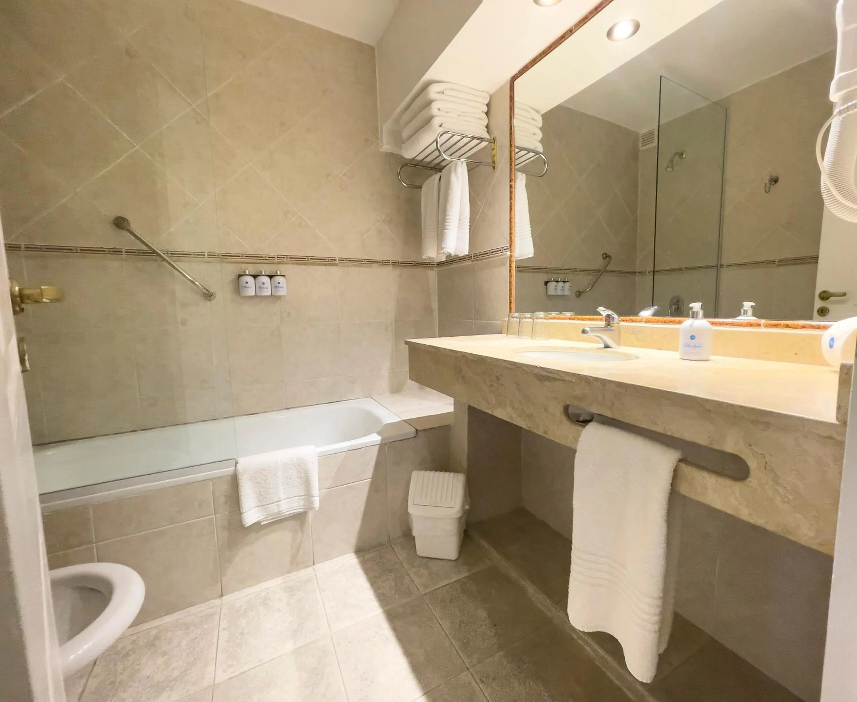 Bathroom in Hotel Nahuel Huapi