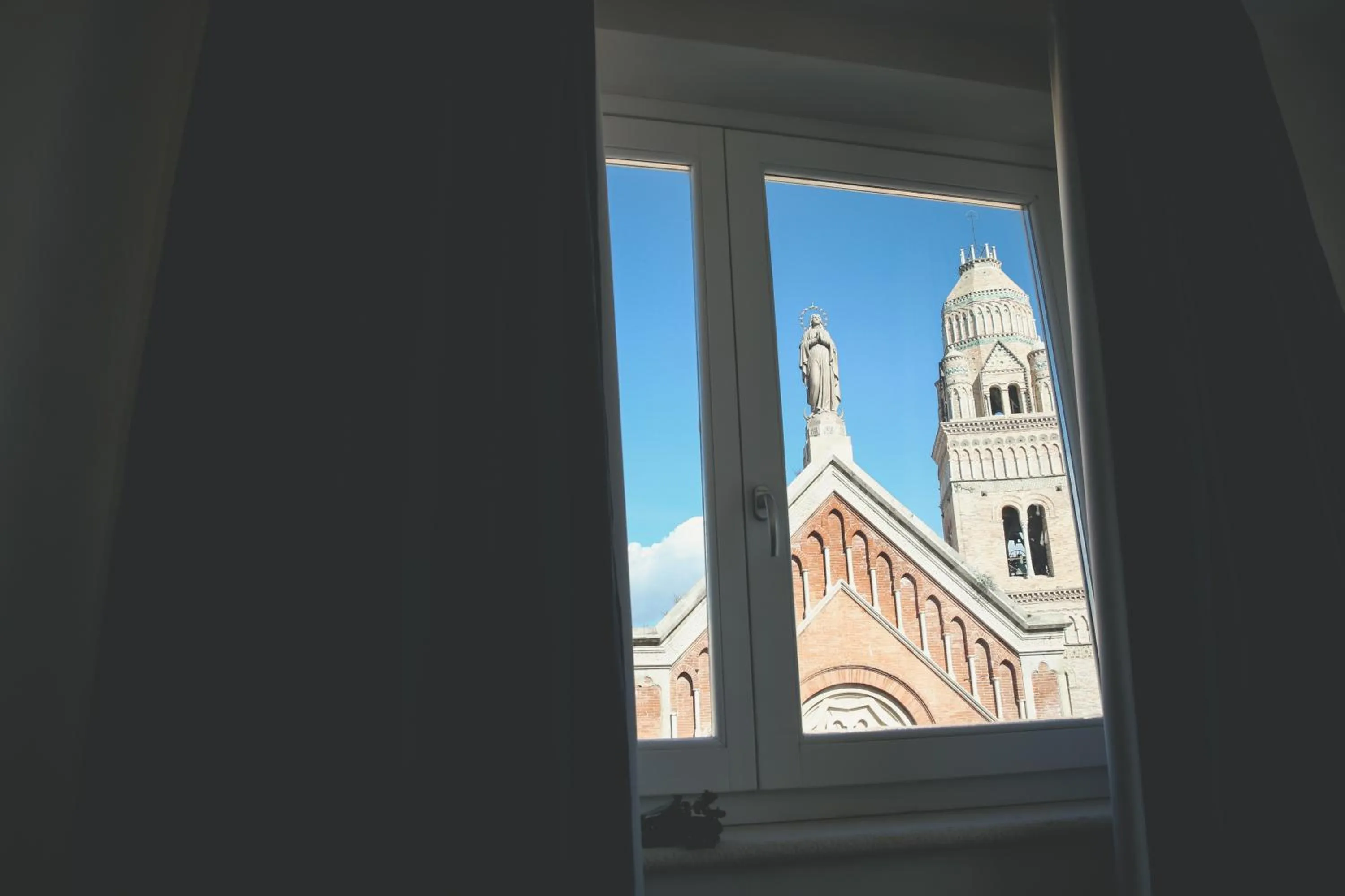 Photo of the whole room in Il Viaggiatore Gaeta Medievale B&B