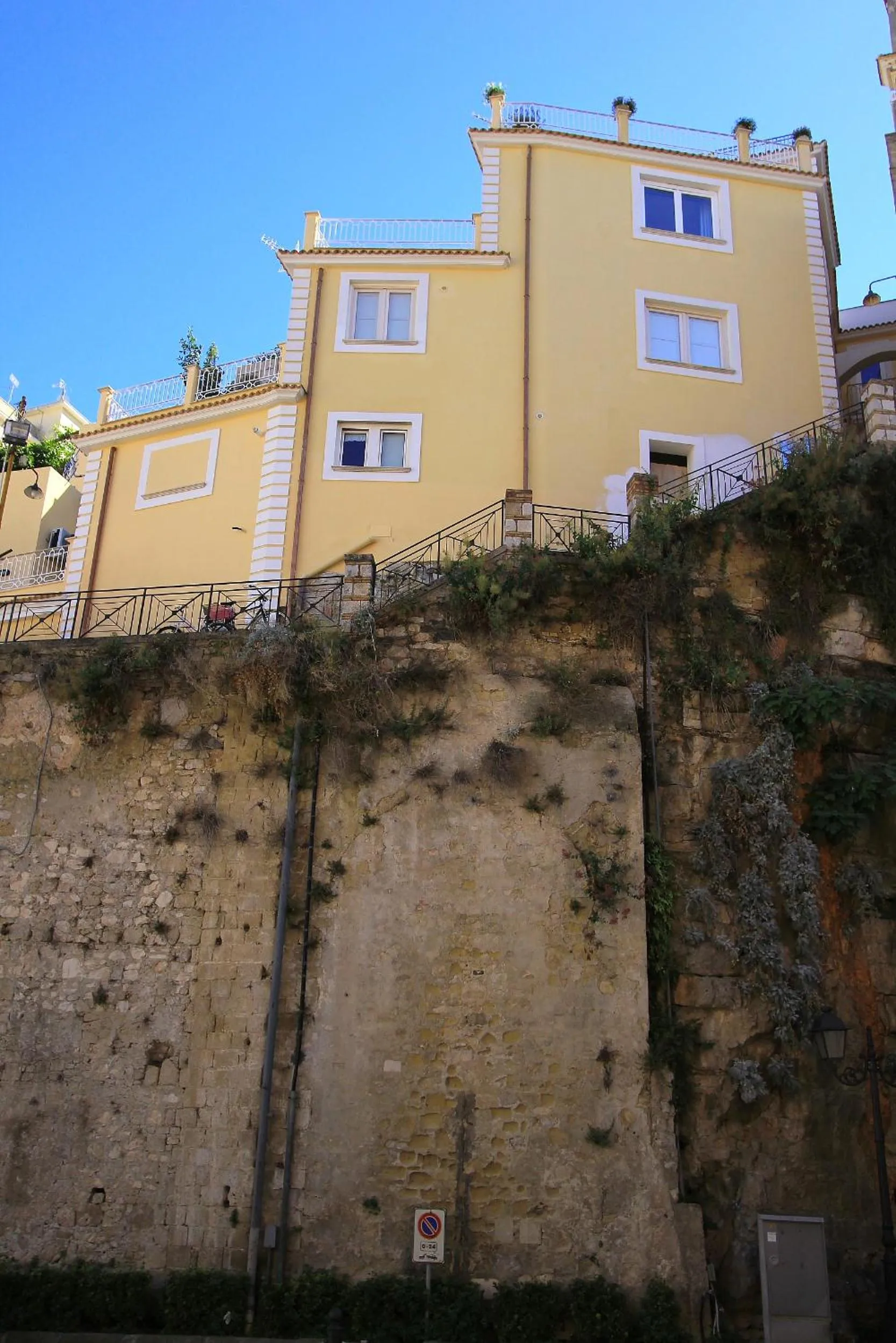 Property building in Il Viaggiatore Gaeta Medievale B&B