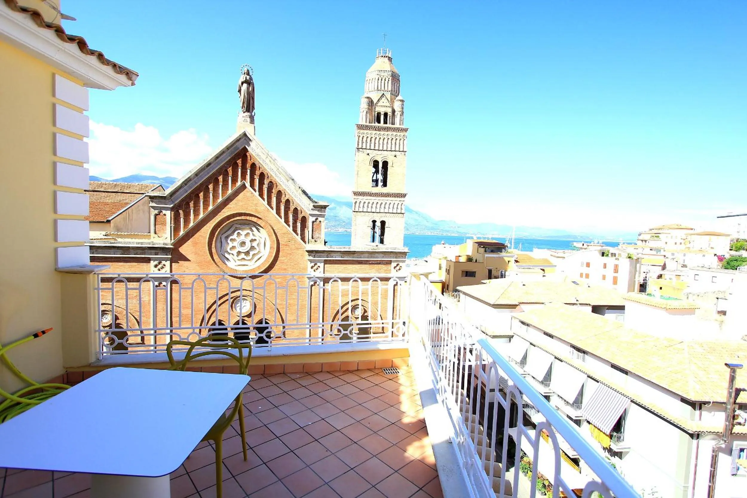 Balcony/Terrace in Il Viaggiatore Gaeta Medievale B&B