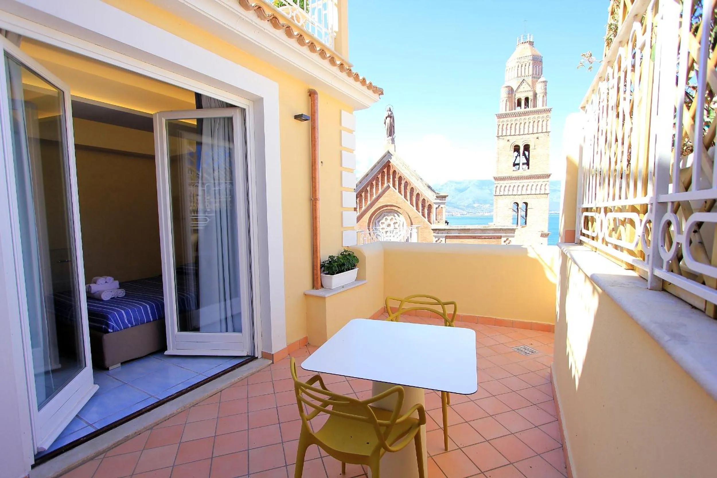 Balcony/Terrace in Il Viaggiatore Gaeta Medievale B&B