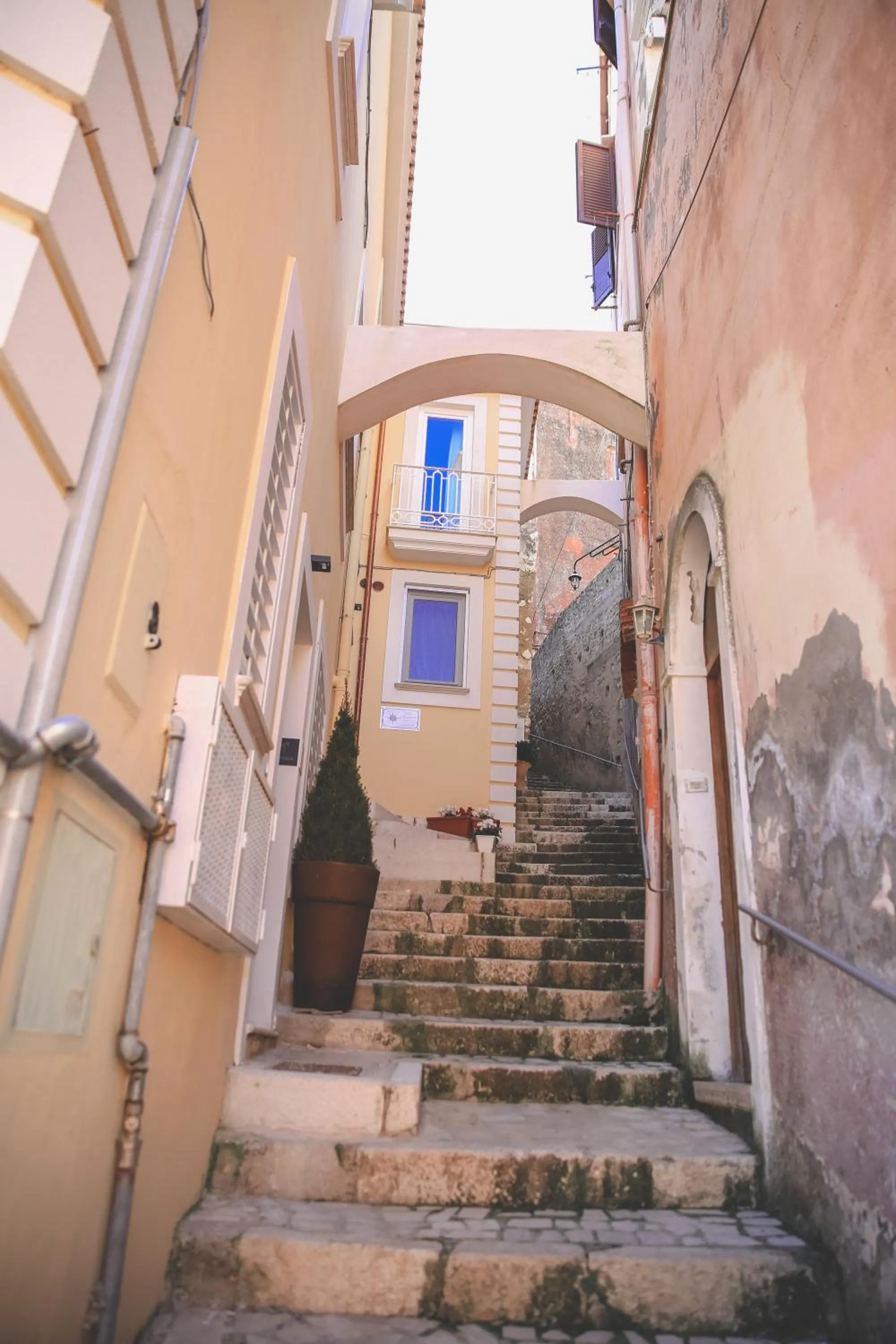 Facade/entrance in Il Viaggiatore Gaeta Medievale B&B