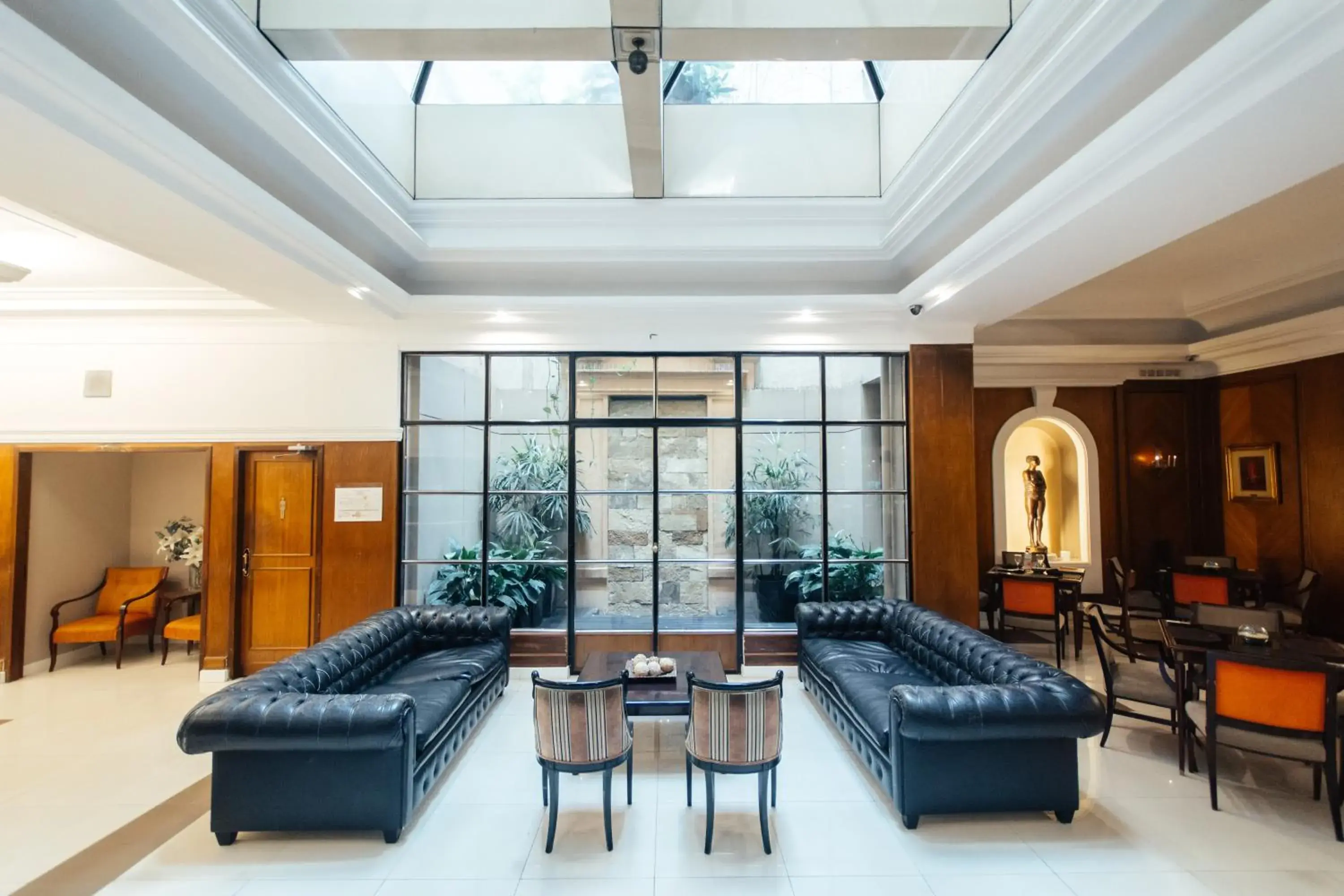 Living room in Dorá Hotel Buenos Aires Living room in Dorá Hotel Buenos Aires