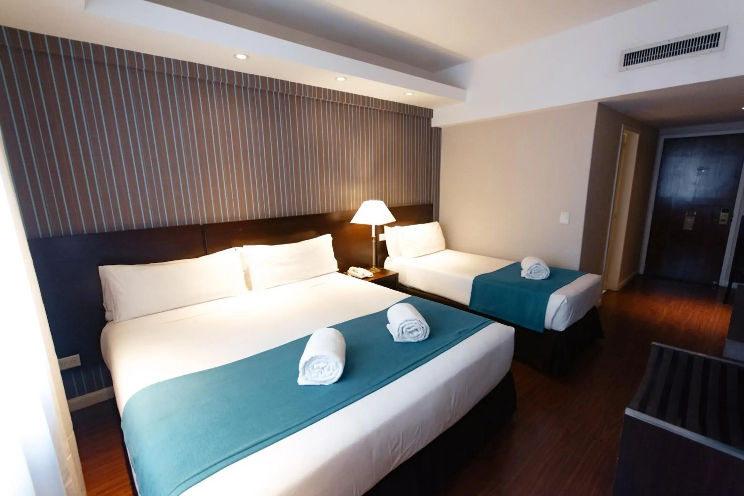 Photo of the whole room, Bed in Dorá Hotel Buenos Aires Photo of the whole room, Bed in Dorá Hotel Buenos Aires