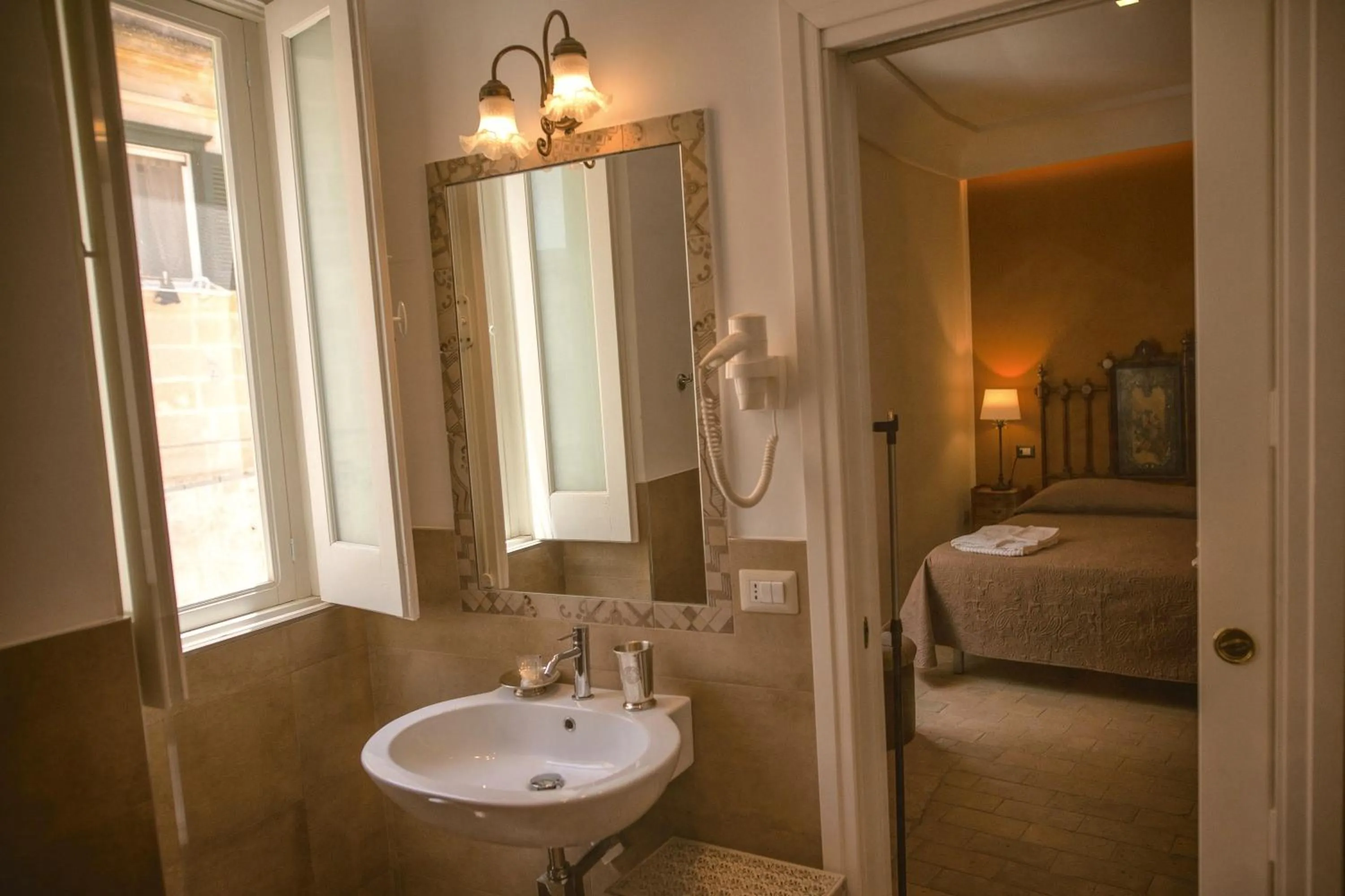 Bathroom, Bed in La Casa di Ele