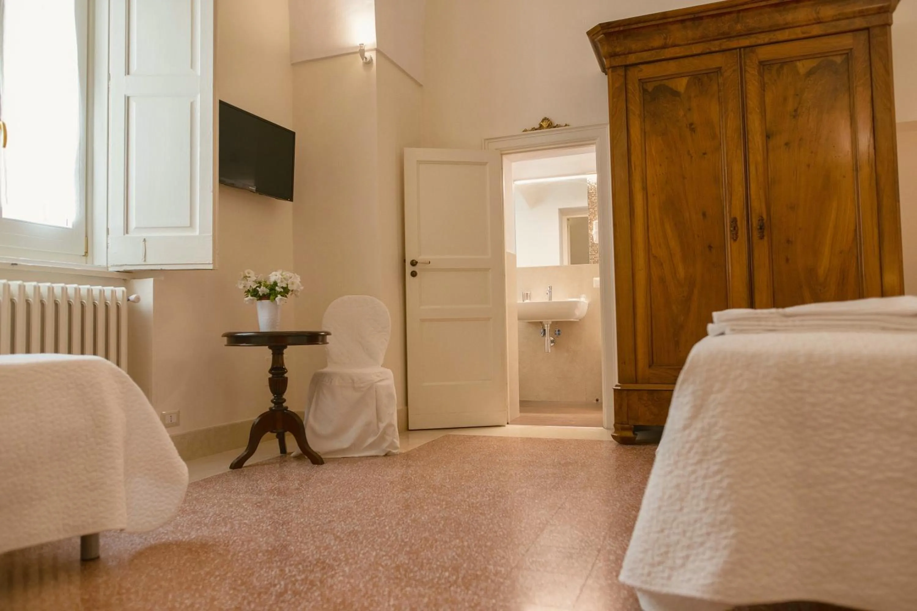 Photo of the whole room, Bed in La Casa di Ele