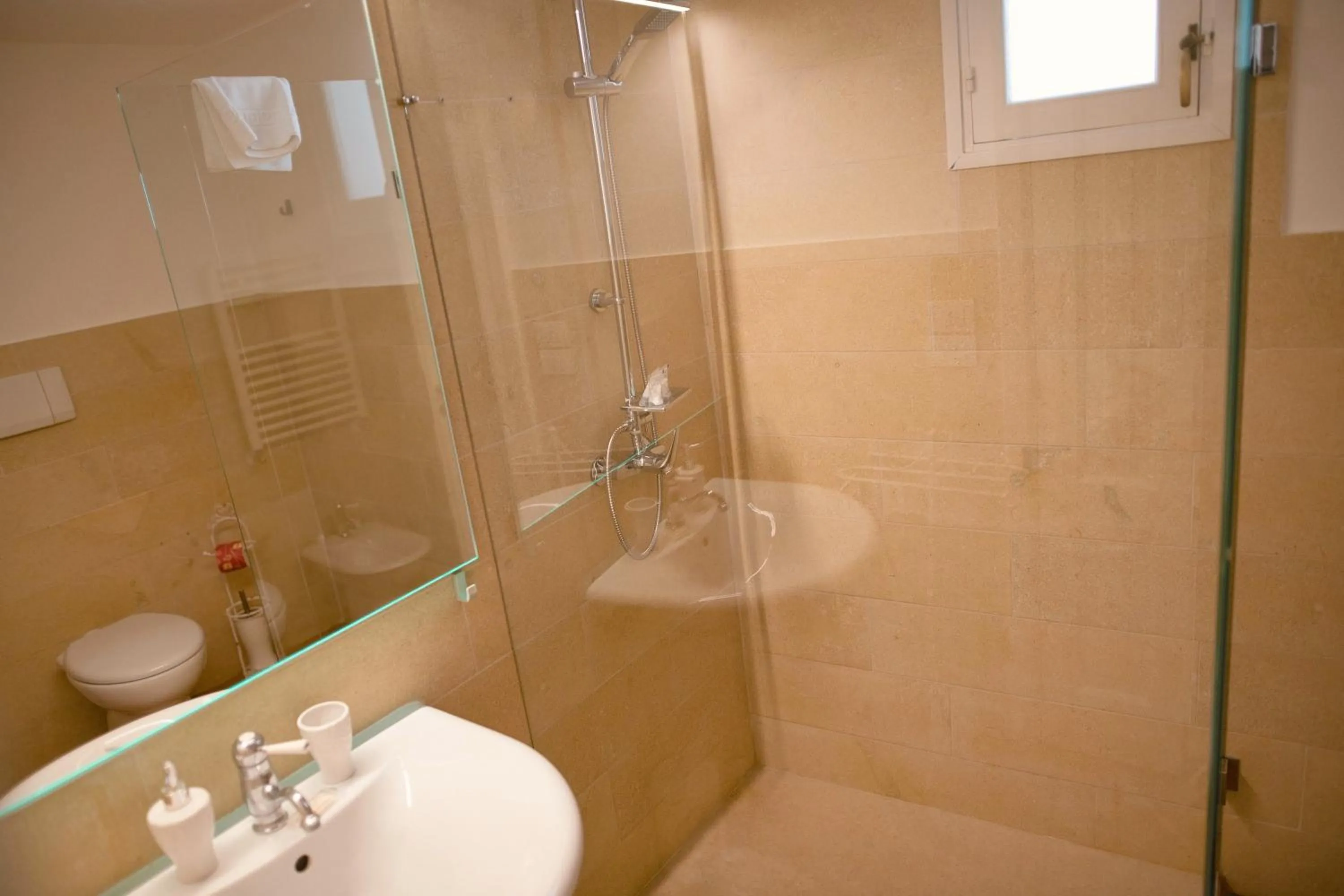 Shower in La Casa di Ele