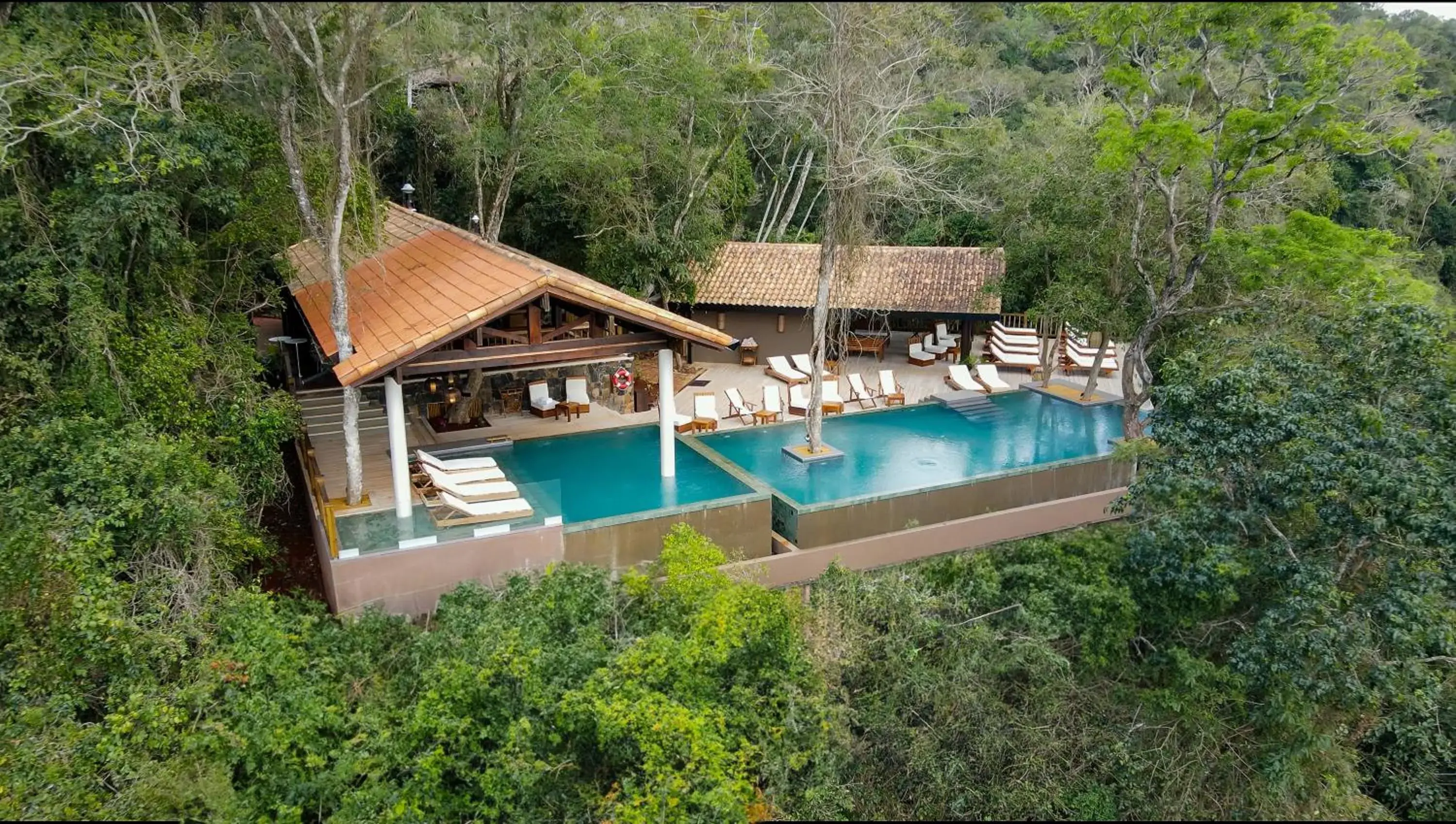 Swimming pool in Loi Suites Iguazu Hotel Swimming pool in Loi Suites Iguazu Hotel