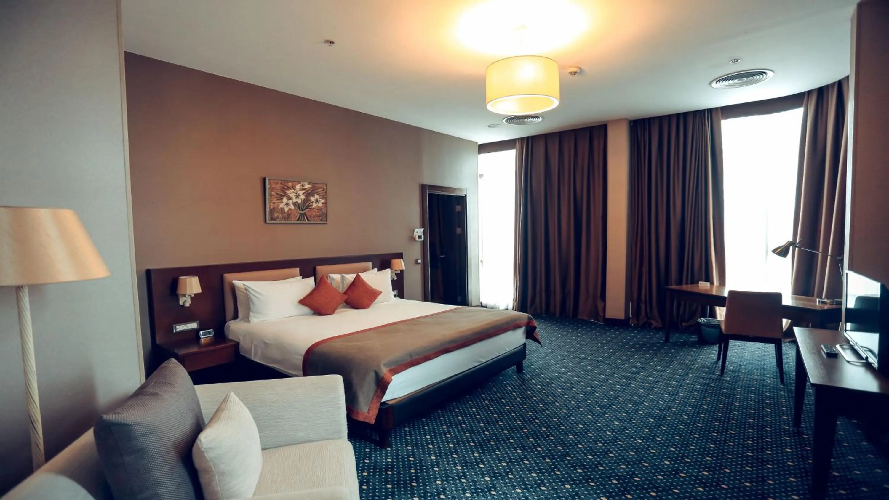 Bedroom, Bed in Parkside Hotel & Apartments